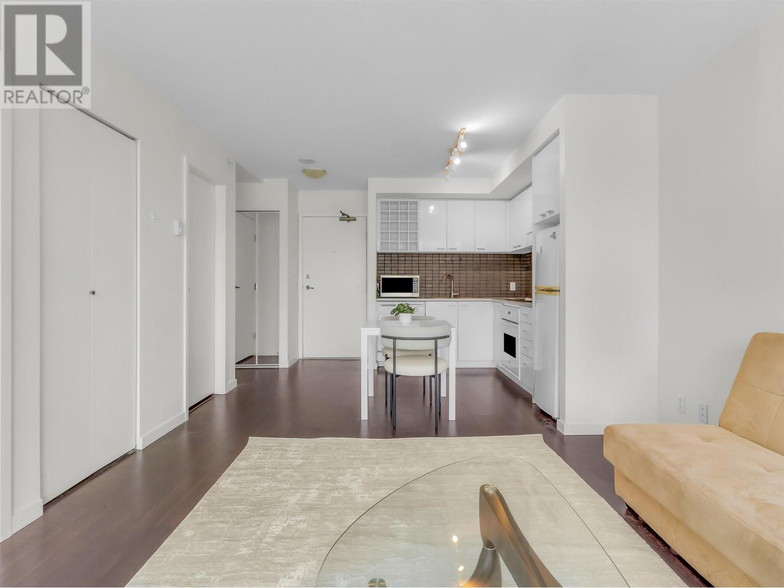 Listing Picture 5 of 22 : 2209 131 REGIMENT SQUARE, Vancouver / 溫哥華 - 魯藝地產 Yvonne Lu Group - MLS Medallion Club Member