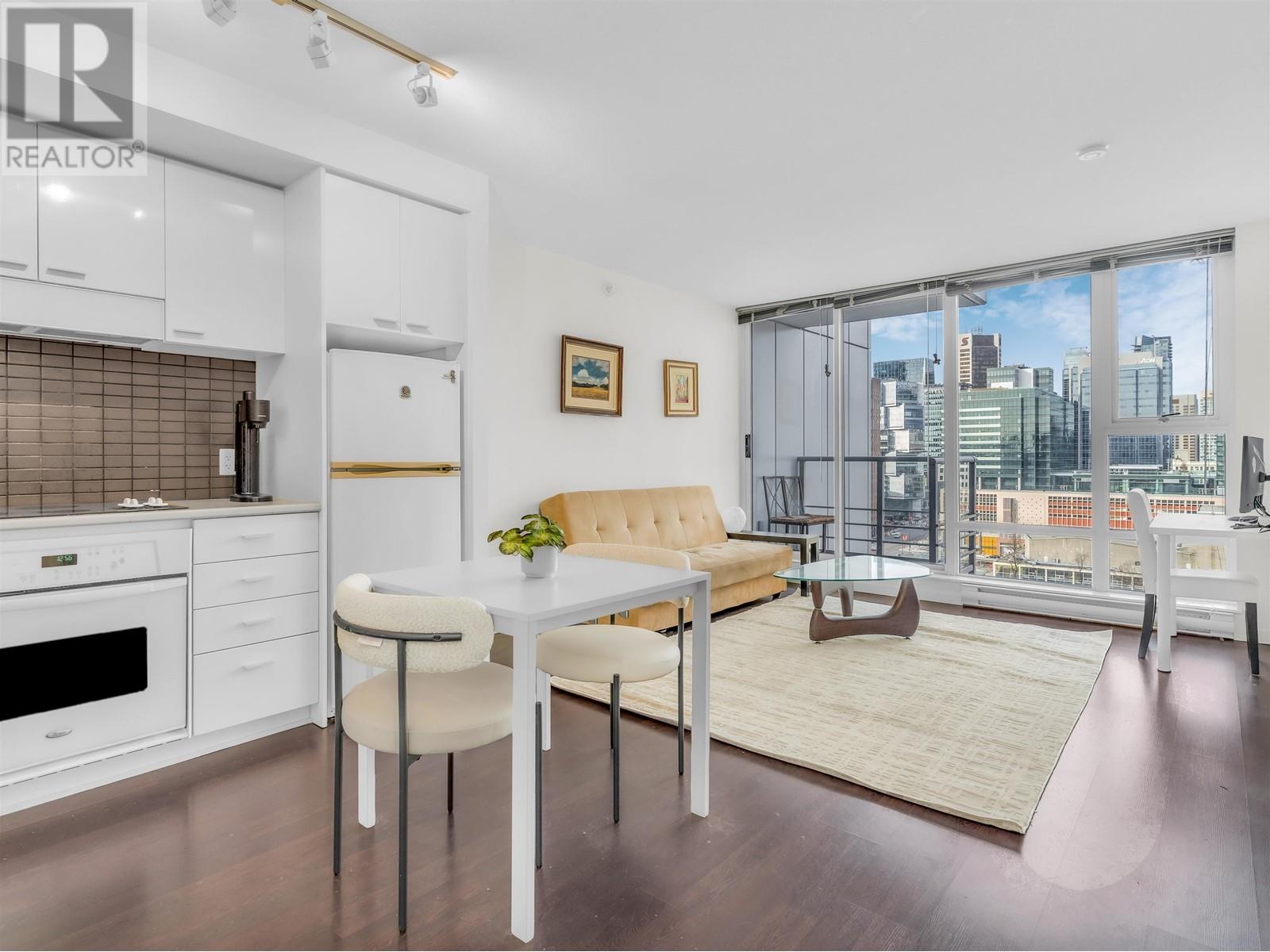 2209 131 REGIMENT SQUARE, Vancouver