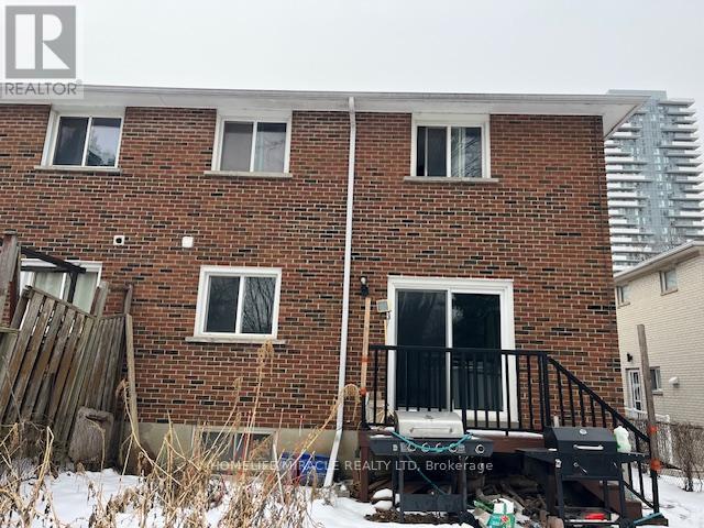 B - 17 Hillcrest Avenue, Brampton, Ontario  L6W 1Y7 - Photo 11 - W11936630