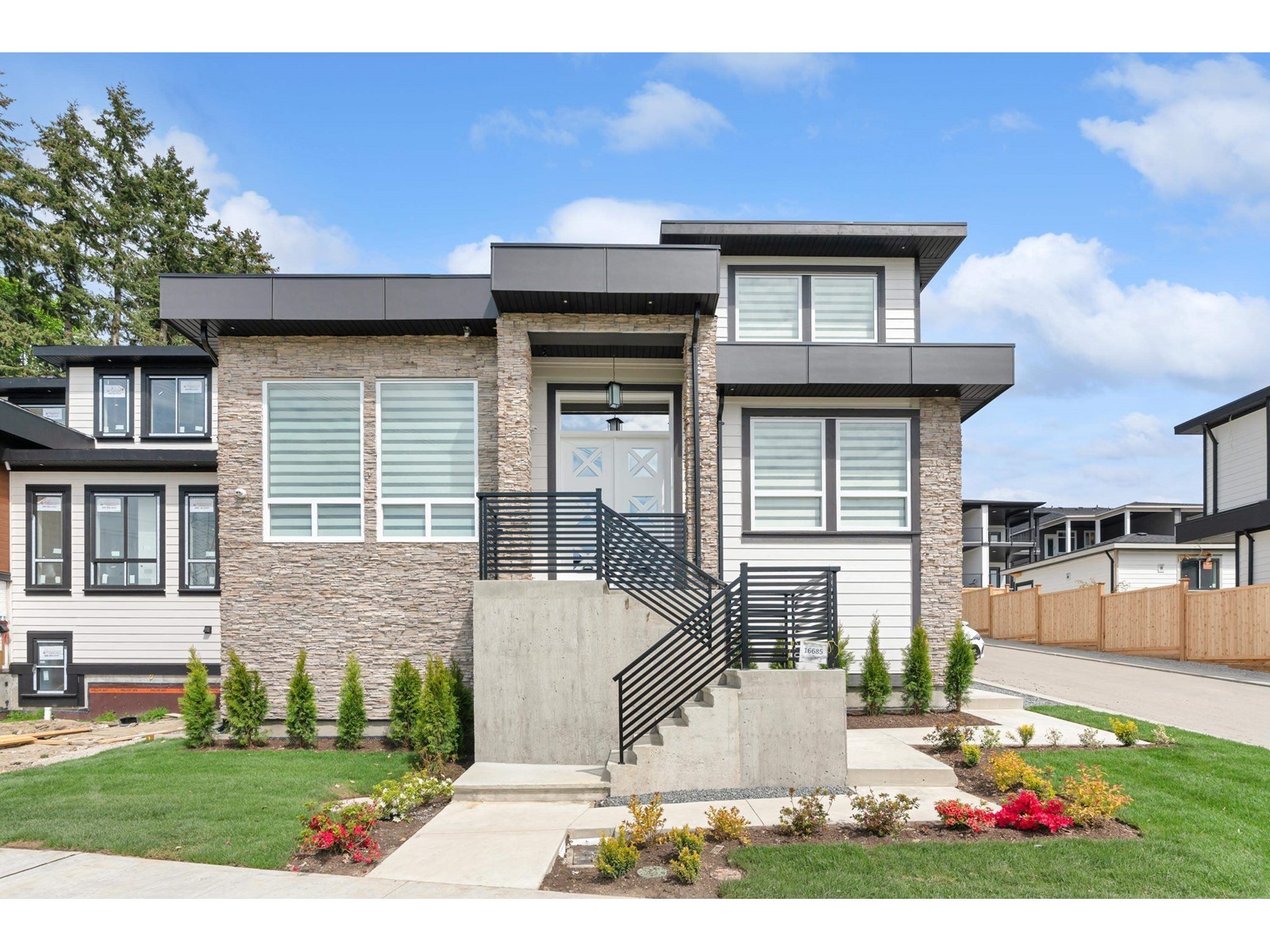 16685 15a Avenue, Surrey, British Columbia  V3S 9X7 - Photo 1 - R2955204