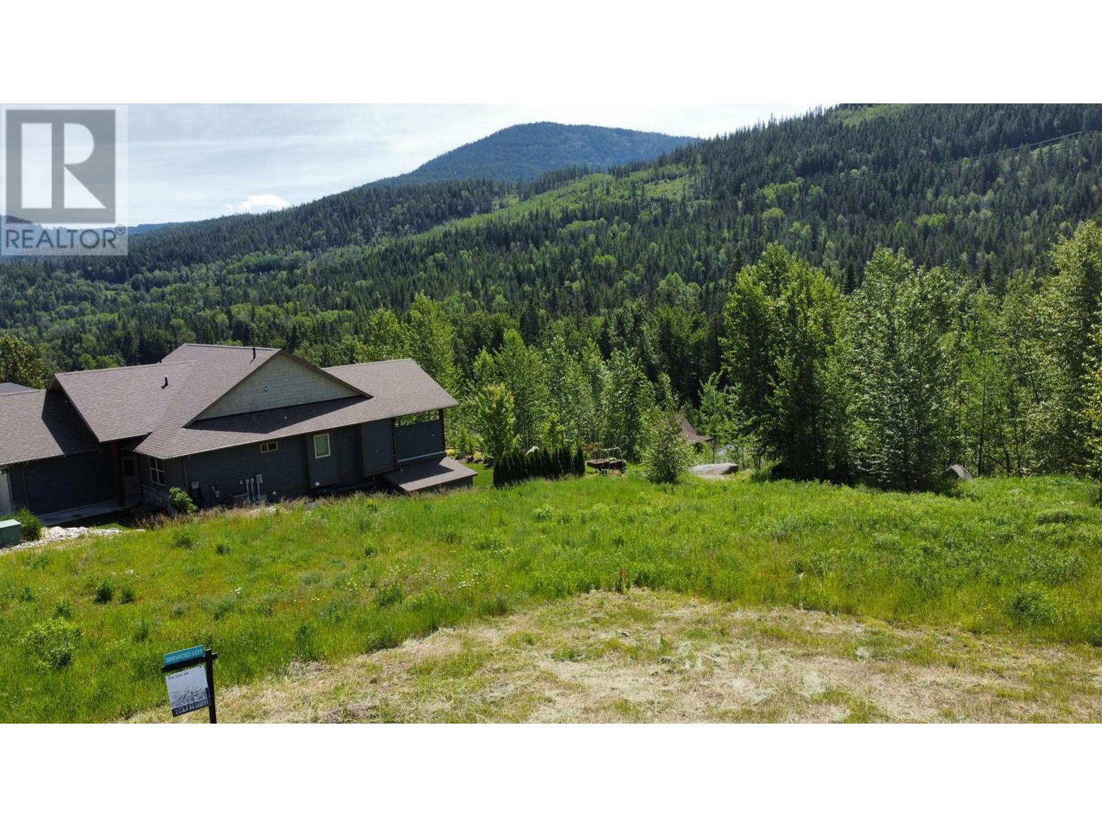 Property at 917 Redstone Drive image 4
