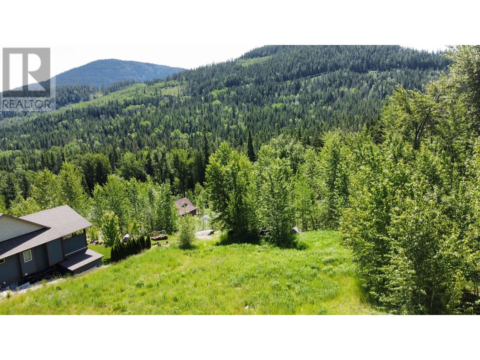 Property at 917 Redstone Drive image 5