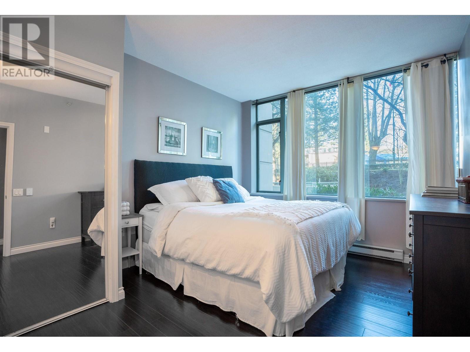 Listing Picture 10 of 20 : 103 6611 SOUTHOAKS COURT, Burnaby / 本拿比 - 魯藝地產 Yvonne Lu Group - MLS Medallion Club Member