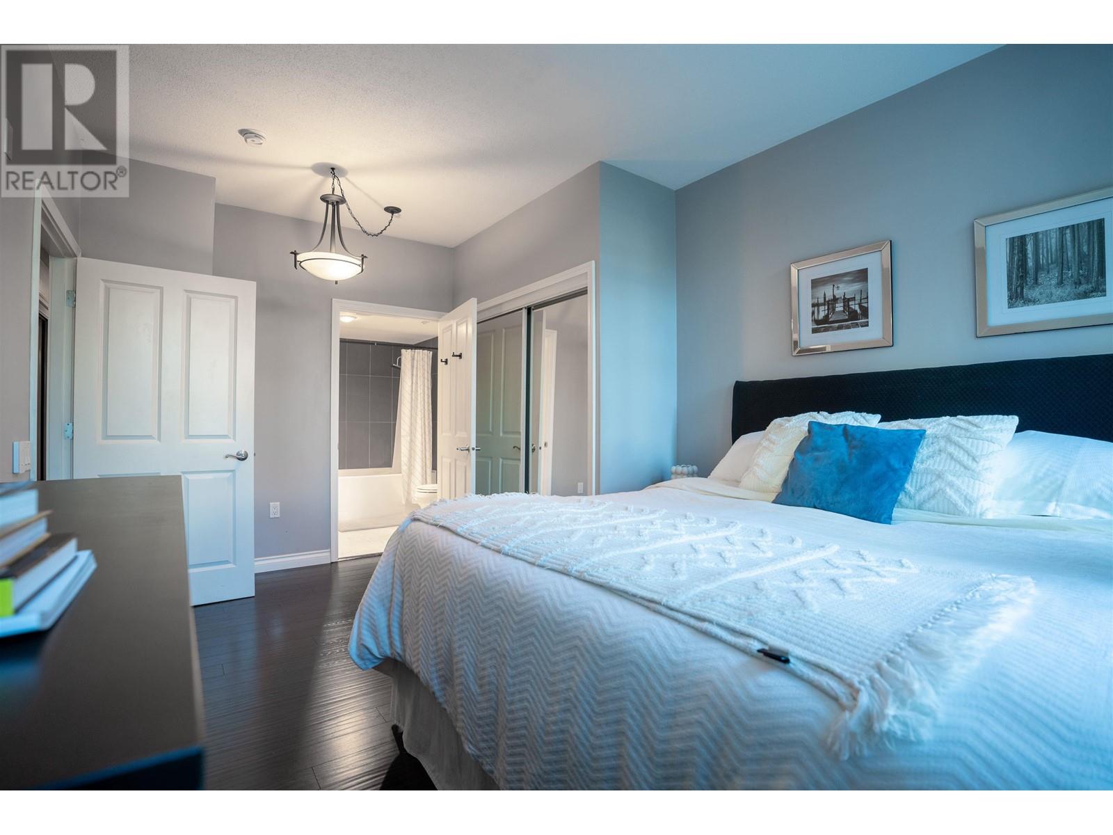 Listing Picture 11 of 20 : 103 6611 SOUTHOAKS COURT, Burnaby / 本拿比 - 魯藝地產 Yvonne Lu Group - MLS Medallion Club Member