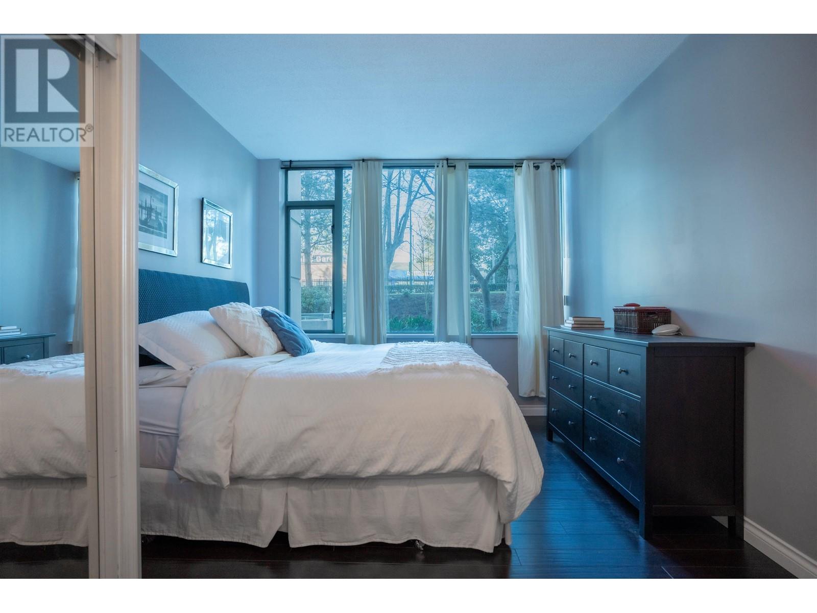 Listing Picture 12 of 20 : 103 6611 SOUTHOAKS COURT, Burnaby / 本拿比 - 魯藝地產 Yvonne Lu Group - MLS Medallion Club Member