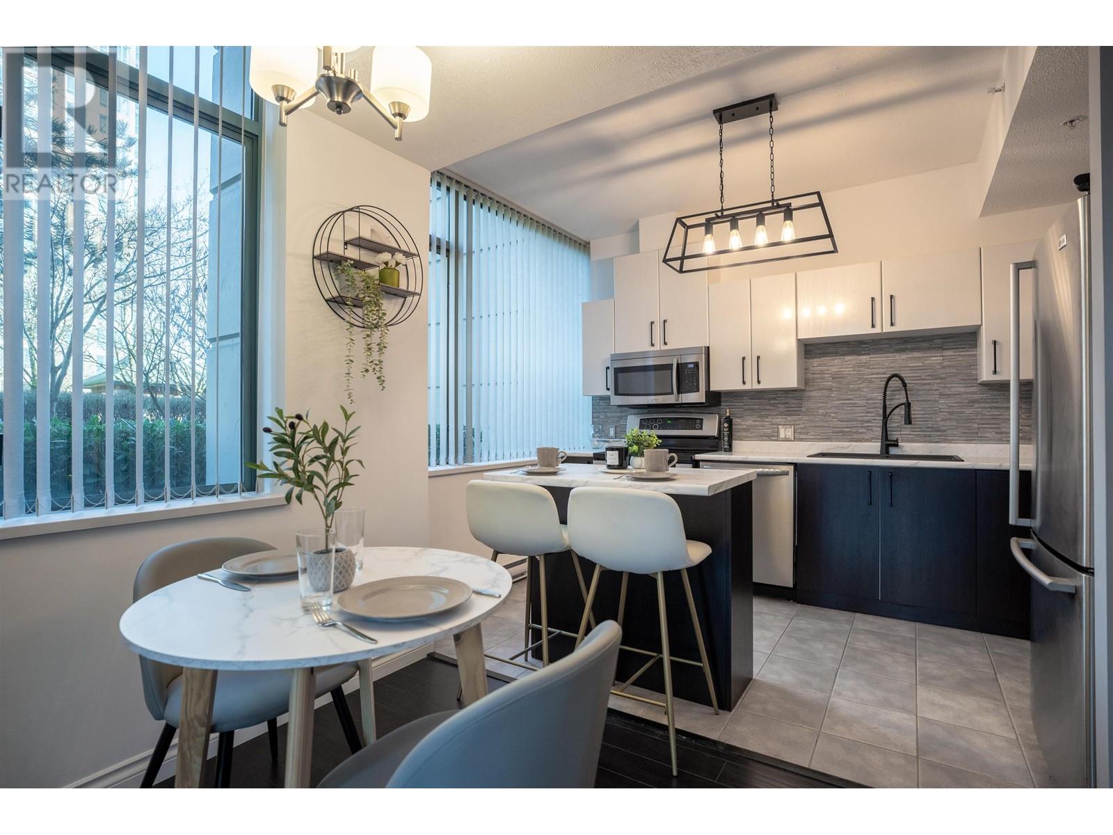 Listing Picture 3 of 20 : 103 6611 SOUTHOAKS COURT, Burnaby / 本拿比 - 魯藝地產 Yvonne Lu Group - MLS Medallion Club Member