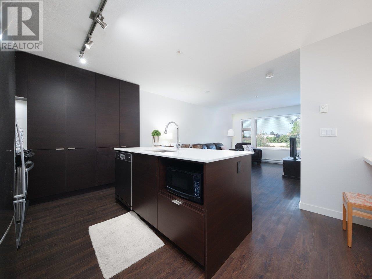 307 1677 Lloyd Avenue, North Vancouver, British Columbia  V7P 0B1 - Photo 3 - R2959405
