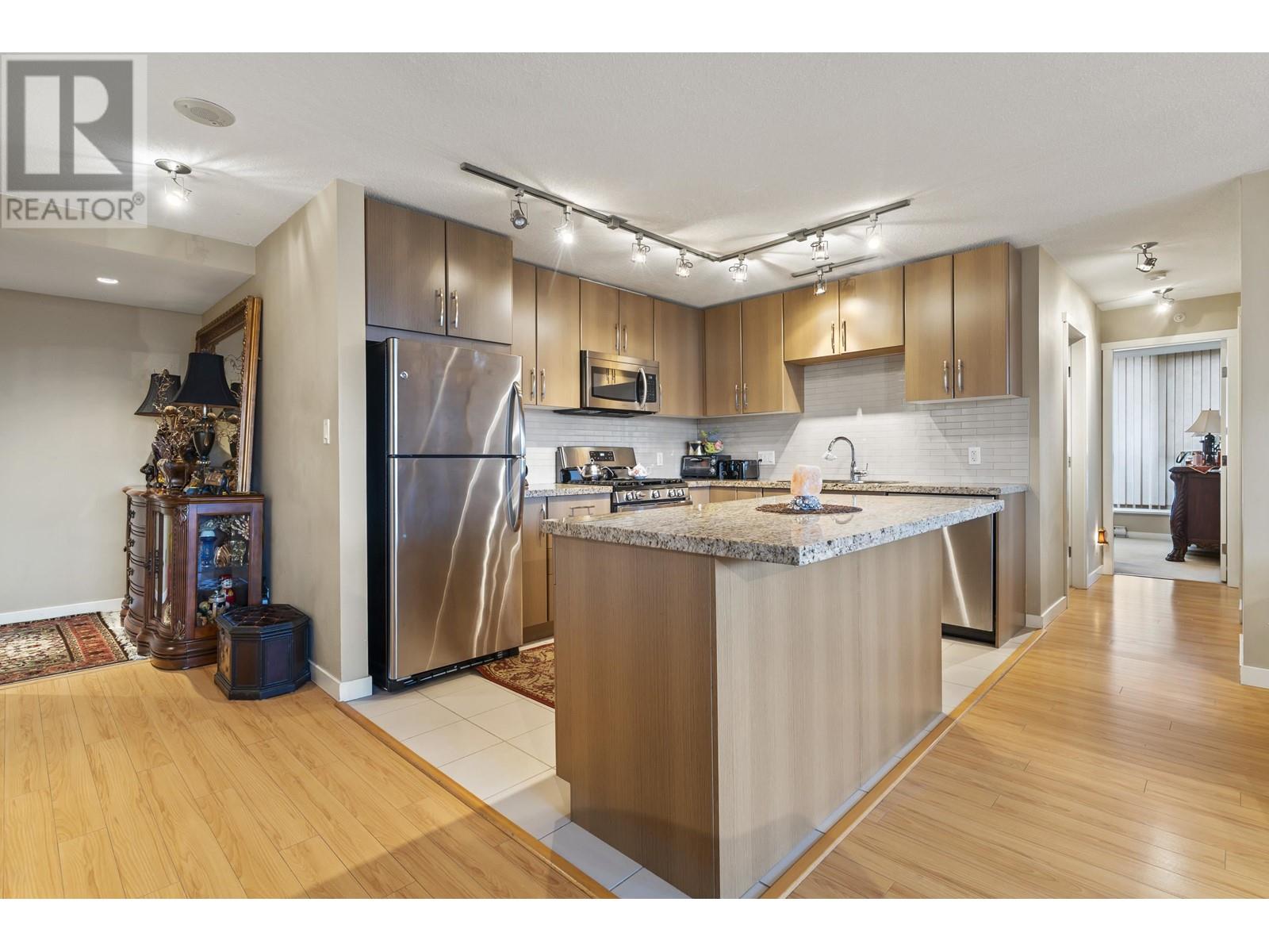 2003 660 Nootka Way, Port Moody, British Columbia  V3H 0B7 - Photo 9 - R2959414