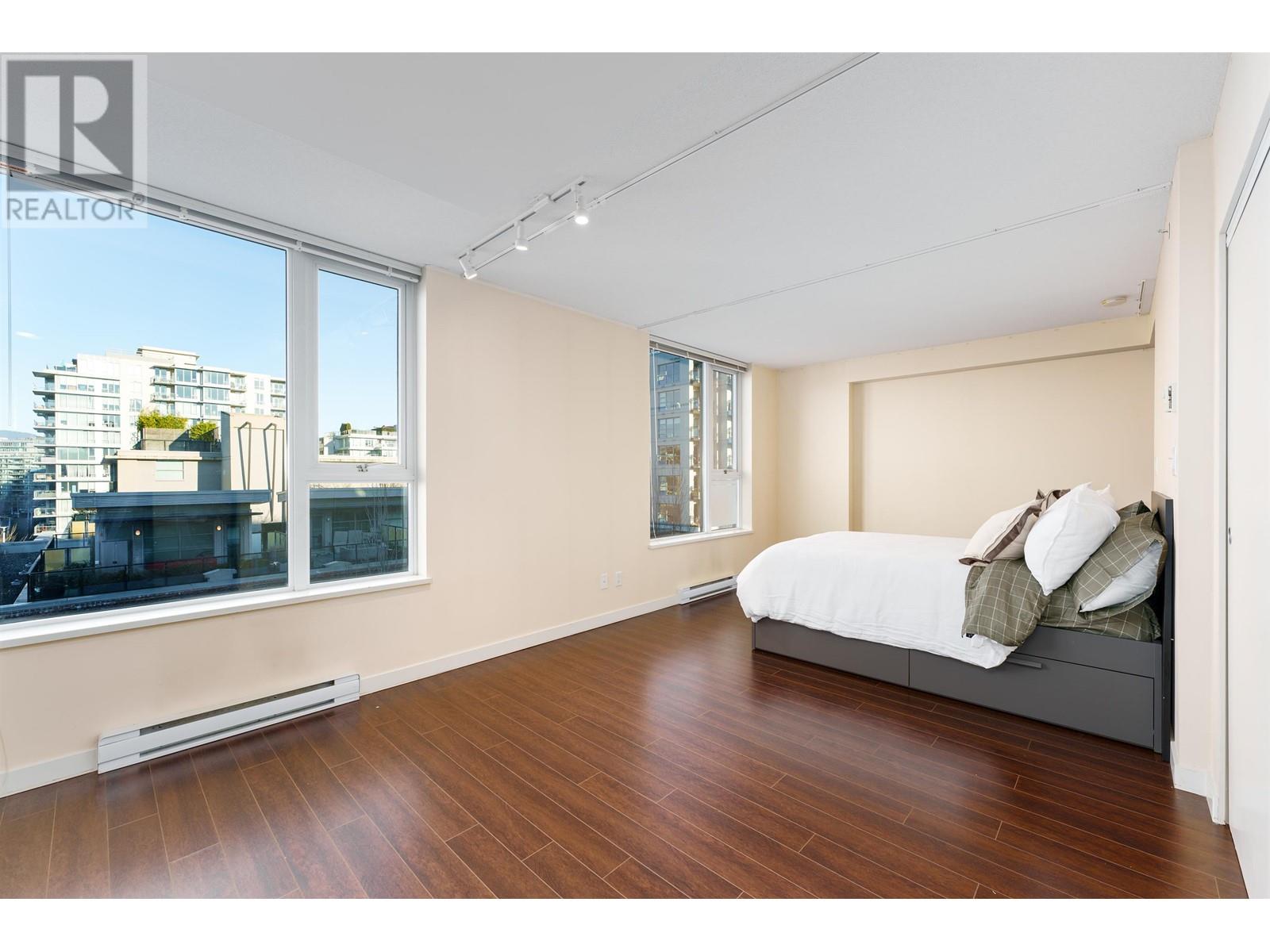 Listing Picture 2 of 30 : 709 1919 WYLIE STREET, Vancouver / 溫哥華 - 魯藝地產 Yvonne Lu Group - MLS Medallion Club Member