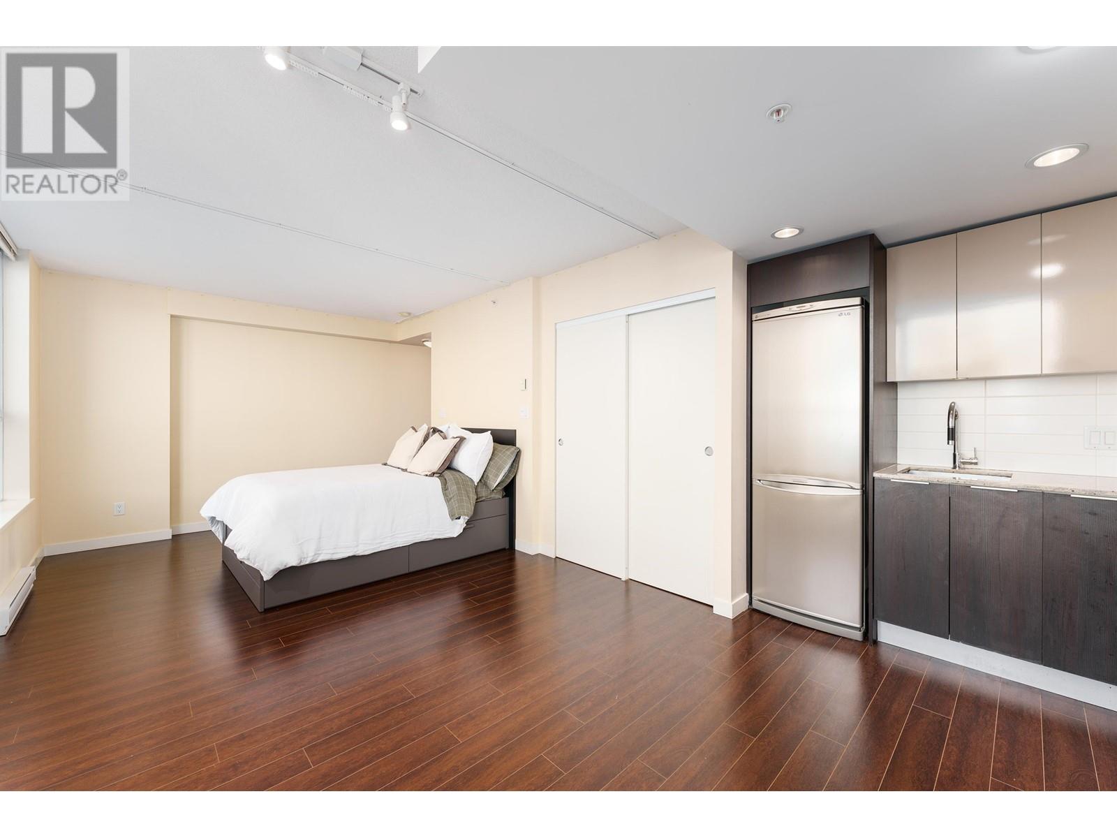 Listing Picture 3 of 30 : 709 1919 WYLIE STREET, Vancouver / 溫哥華 - 魯藝地產 Yvonne Lu Group - MLS Medallion Club Member