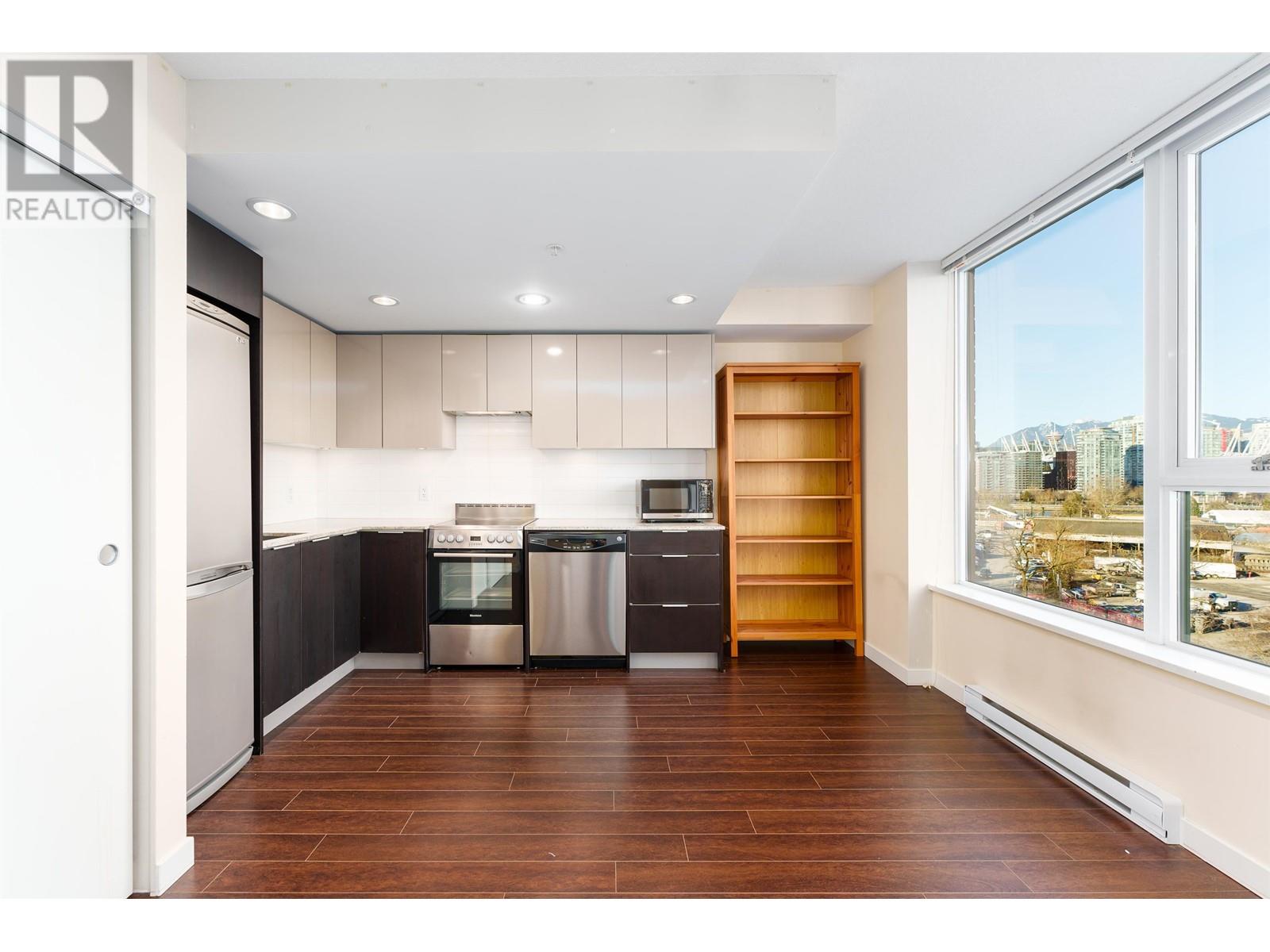 Listing Picture 6 of 30 : 709 1919 WYLIE STREET, Vancouver / 溫哥華 - 魯藝地產 Yvonne Lu Group - MLS Medallion Club Member