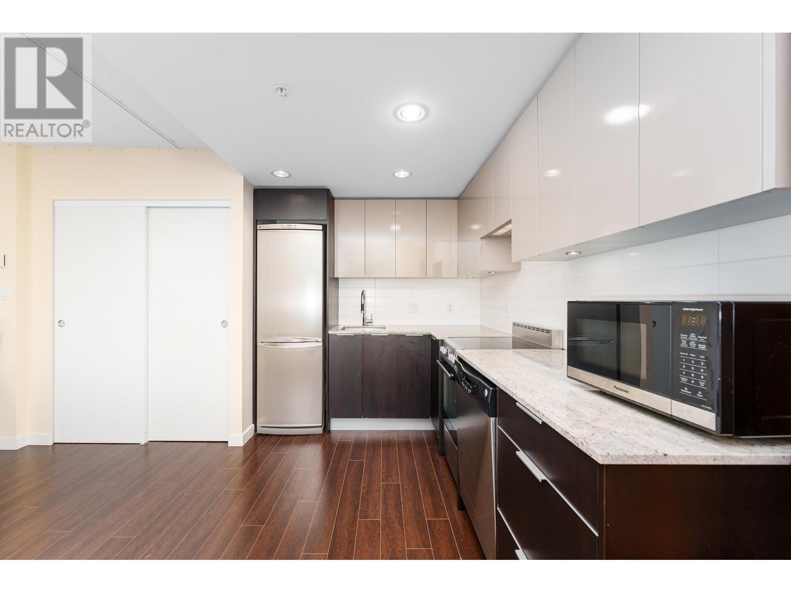 Listing Picture 7 of 30 : 709 1919 WYLIE STREET, Vancouver / 溫哥華 - 魯藝地產 Yvonne Lu Group - MLS Medallion Club Member