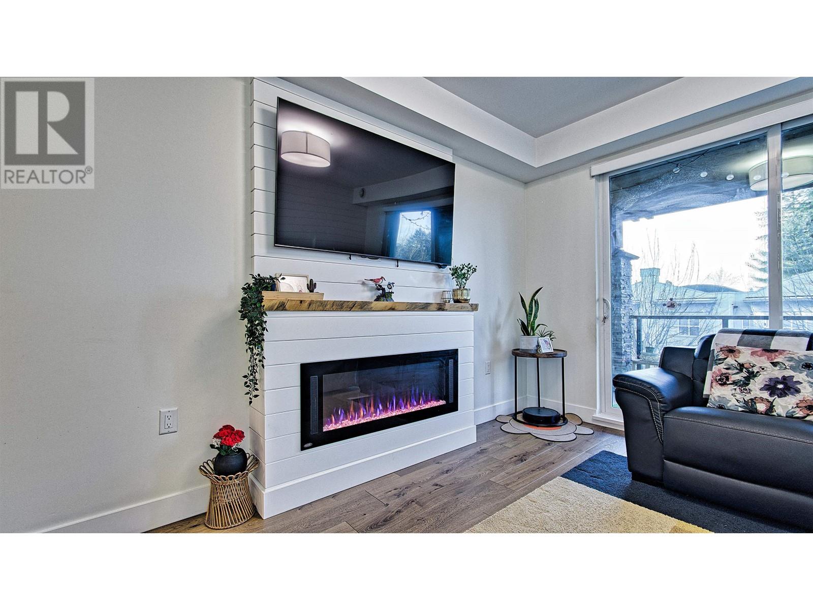 303 12460 191 Street, Pitt Meadows, British Columbia  V3Y 2J2 - Photo 3 - R2959325
