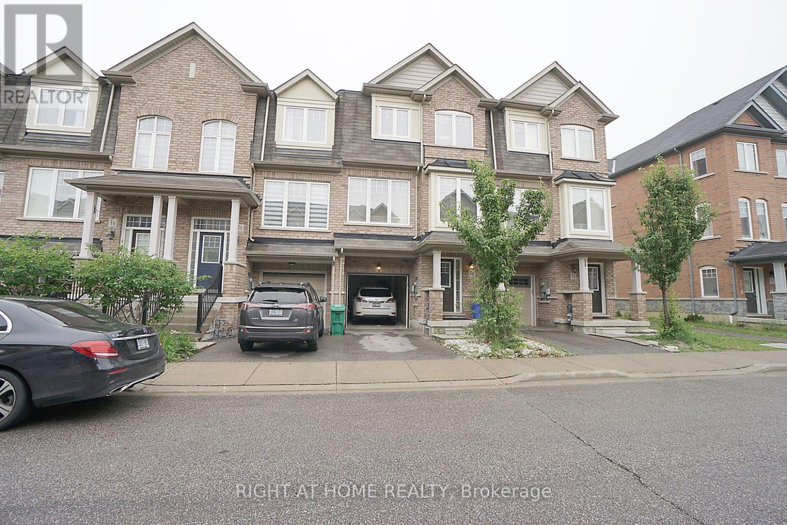 15 Magdalene Crescent, Brampton, Ontario  L6Z 0G9 - Photo 1 - W11936712