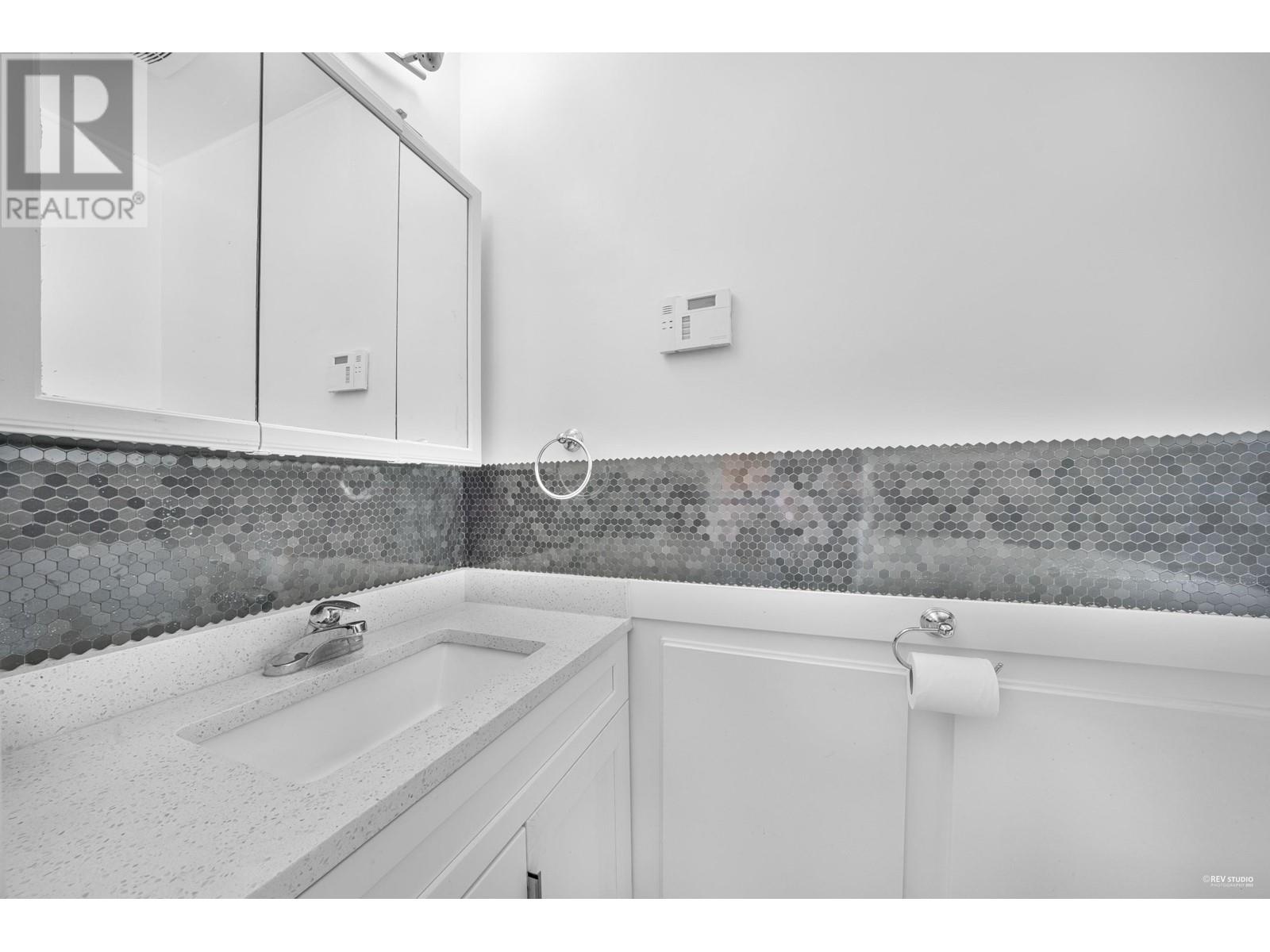 6407 Clinton Street, Burnaby, British Columbia  V5E 1A3 - Photo 17 - R2958027