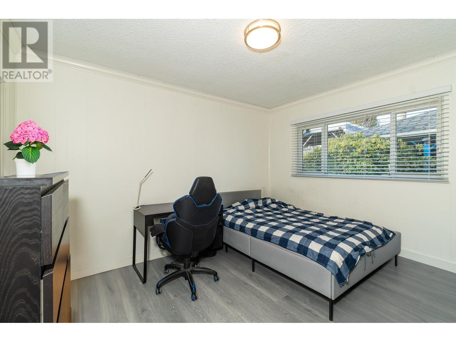 6407 Clinton Street, Burnaby, British Columbia  V5E 1A3 - Photo 13 - R2958027