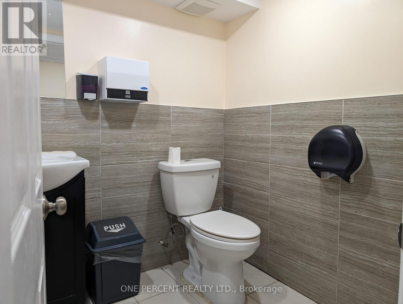 3795 Bathurst Street, Toronto (Lansing-Westgate), Ontario  M3H 3N1 - Photo 17 - C11936742
