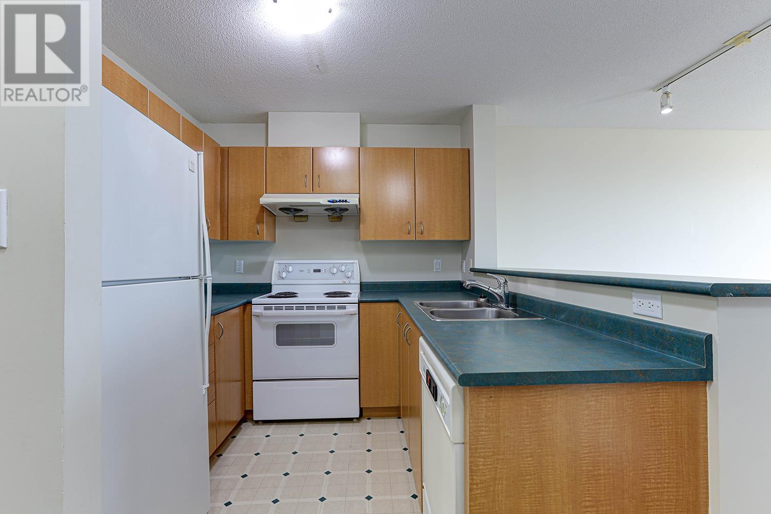 Listing Picture 11 of 25 : 617 3588 VANNESS AVENUE, Vancouver / 溫哥華 - 魯藝地產 Yvonne Lu Group - MLS Medallion Club Member