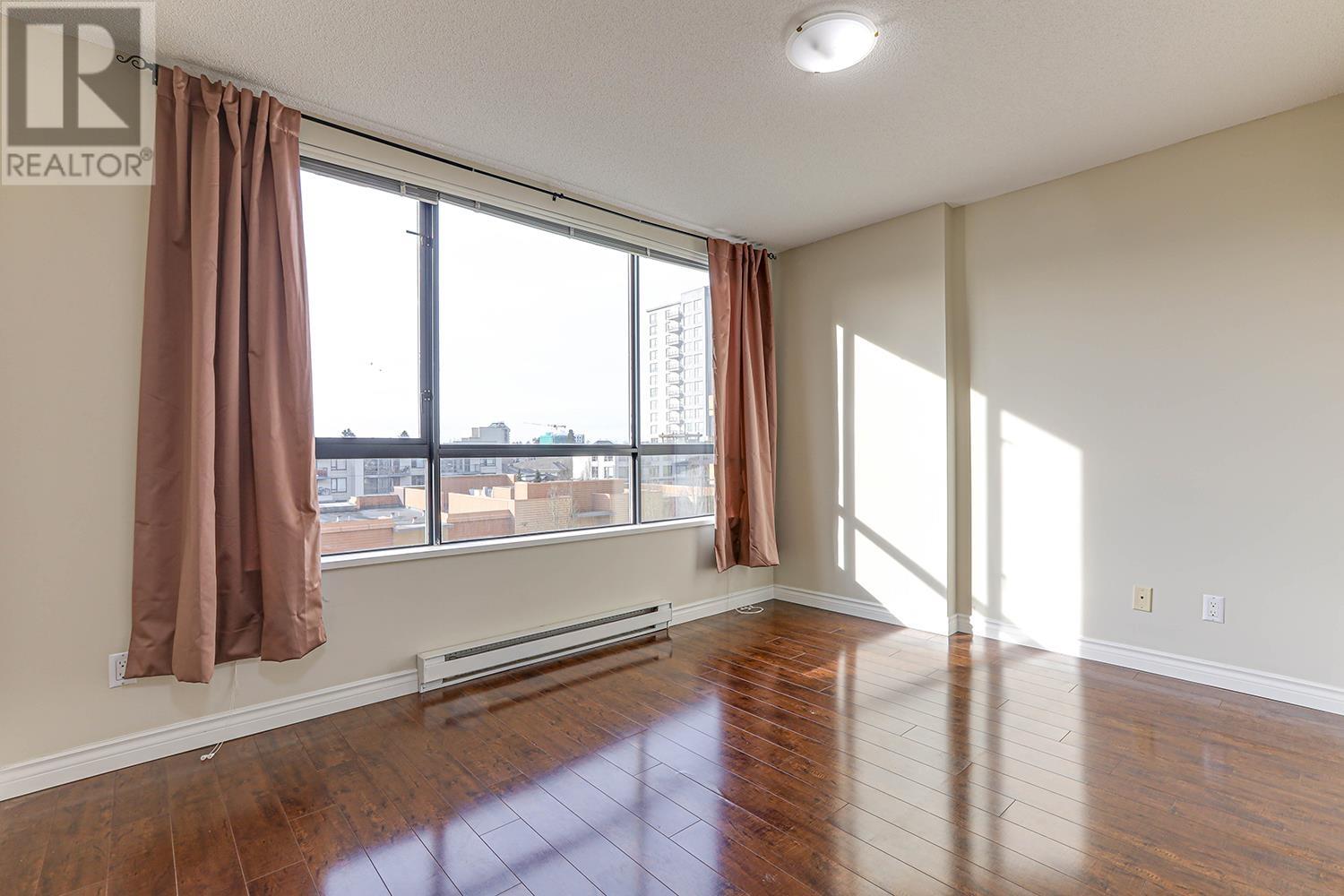 Listing Picture 15 of 25 : 617 3588 VANNESS AVENUE, Vancouver / 溫哥華 - 魯藝地產 Yvonne Lu Group - MLS Medallion Club Member