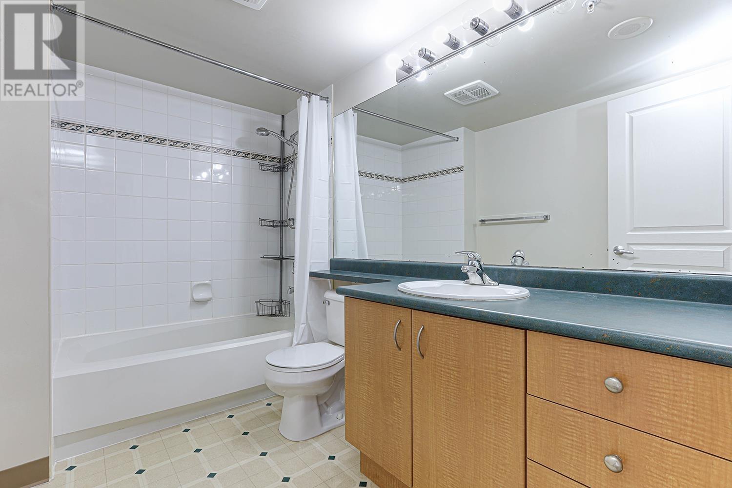 Listing Picture 18 of 25 : 617 3588 VANNESS AVENUE, Vancouver / 溫哥華 - 魯藝地產 Yvonne Lu Group - MLS Medallion Club Member