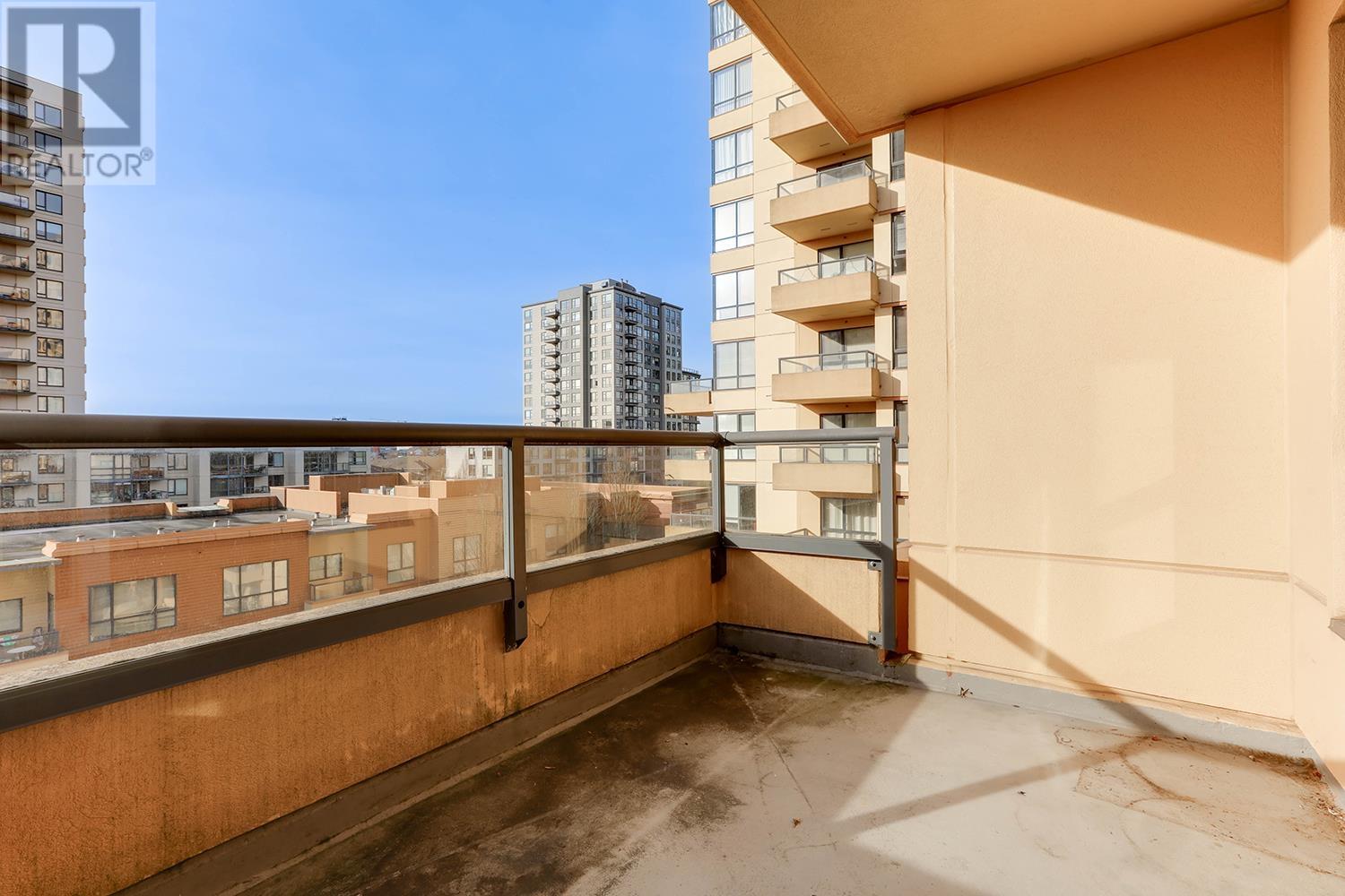 Listing Picture 21 of 25 : 617 3588 VANNESS AVENUE, Vancouver / 溫哥華 - 魯藝地產 Yvonne Lu Group - MLS Medallion Club Member