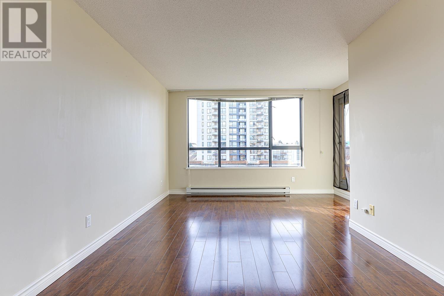 Listing Picture 5 of 25 : 617 3588 VANNESS AVENUE, Vancouver / 溫哥華 - 魯藝地產 Yvonne Lu Group - MLS Medallion Club Member