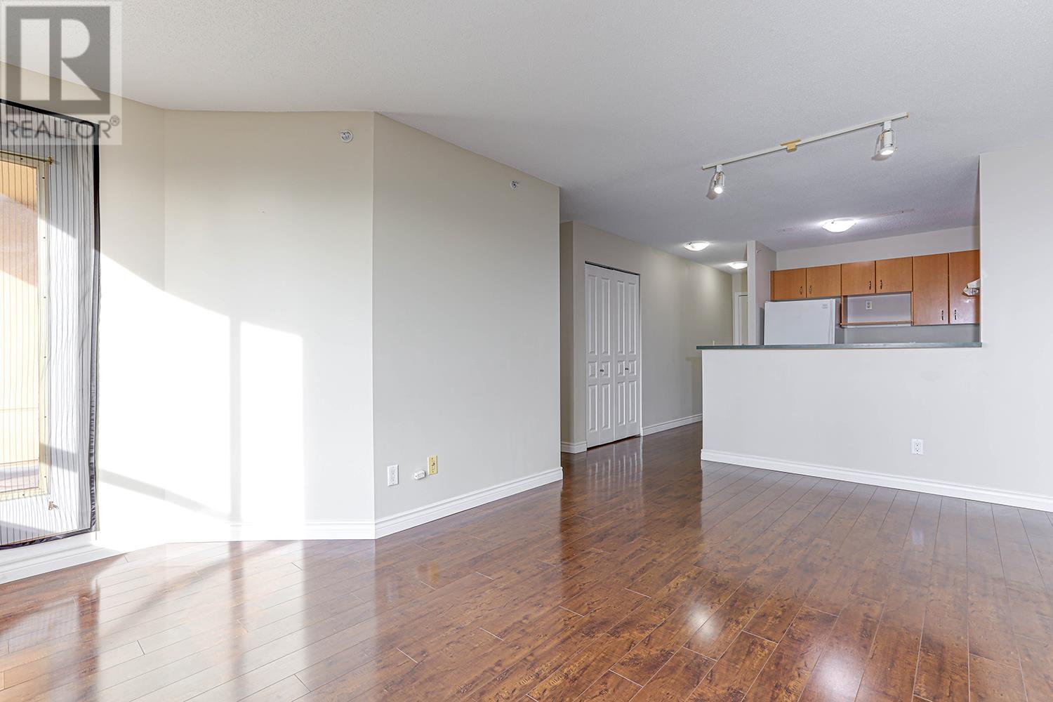 Listing Picture 7 of 25 : 617 3588 VANNESS AVENUE, Vancouver / 溫哥華 - 魯藝地產 Yvonne Lu Group - MLS Medallion Club Member