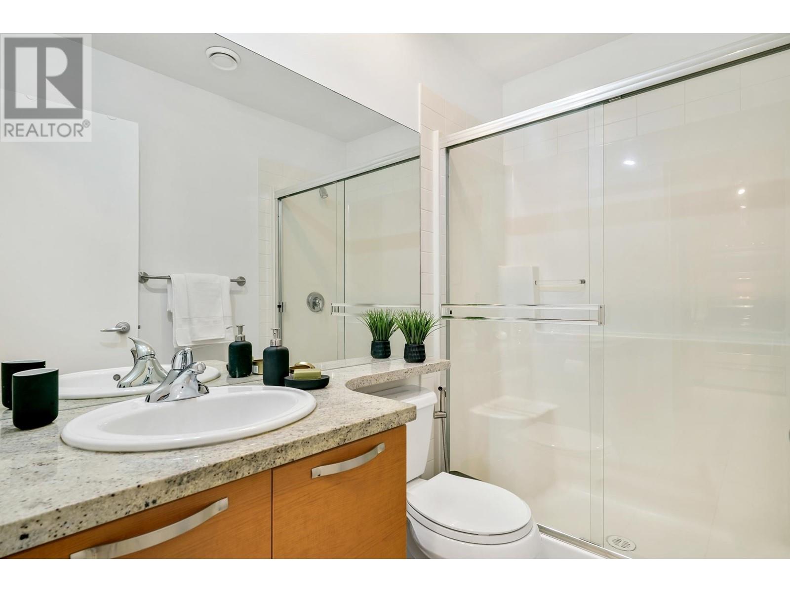 Listing Picture 16 of 39 : 407 7428 BYRNEPARK WALK, Burnaby / 本拿比 - 魯藝地產 Yvonne Lu Group - MLS Medallion Club Member