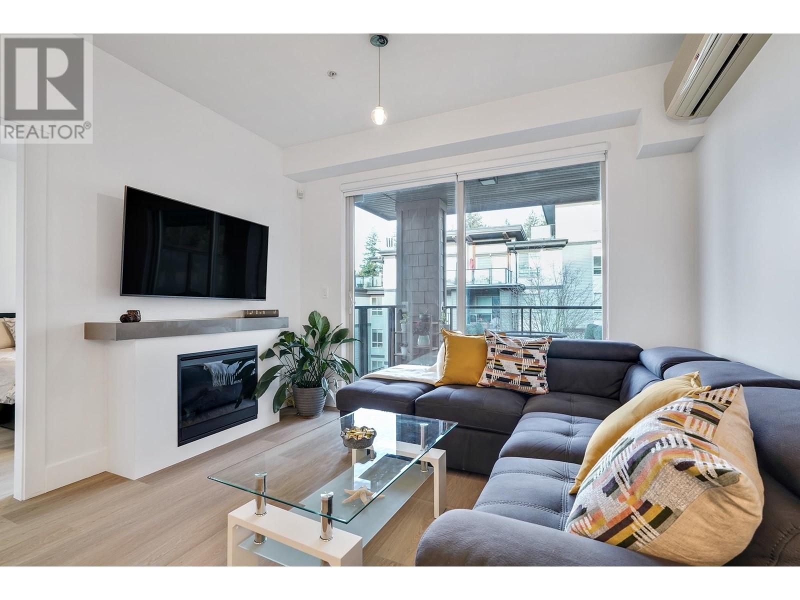 Listing Picture 6 of 39 : 407 7428 BYRNEPARK WALK, Burnaby / 本拿比 - 魯藝地產 Yvonne Lu Group - MLS Medallion Club Member