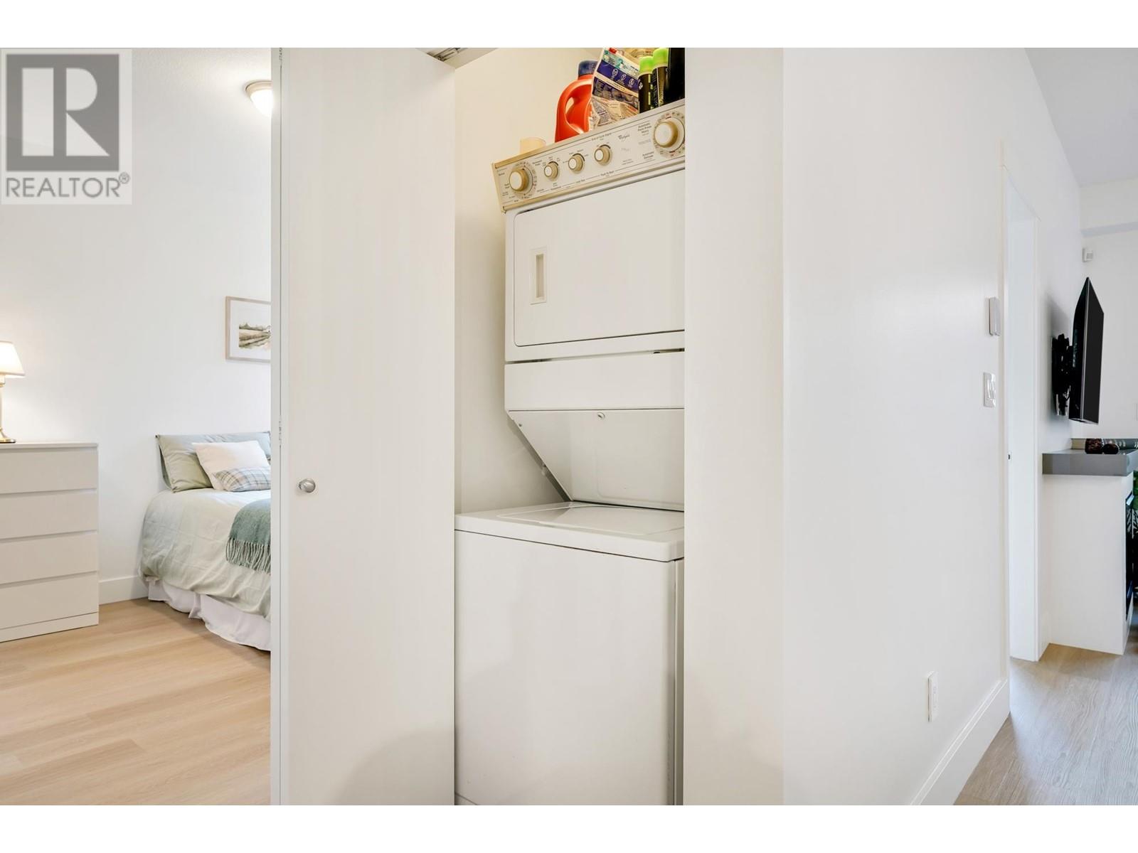 Listing Picture 18 of 39 : 407 7428 BYRNEPARK WALK, Burnaby / 本拿比 - 魯藝地產 Yvonne Lu Group - MLS Medallion Club Member
