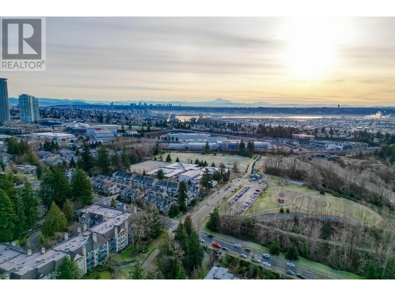 Listing Picture 35 of 39 : 407 7428 BYRNEPARK WALK, Burnaby / 本拿比 - 魯藝地產 Yvonne Lu Group - MLS Medallion Club Member