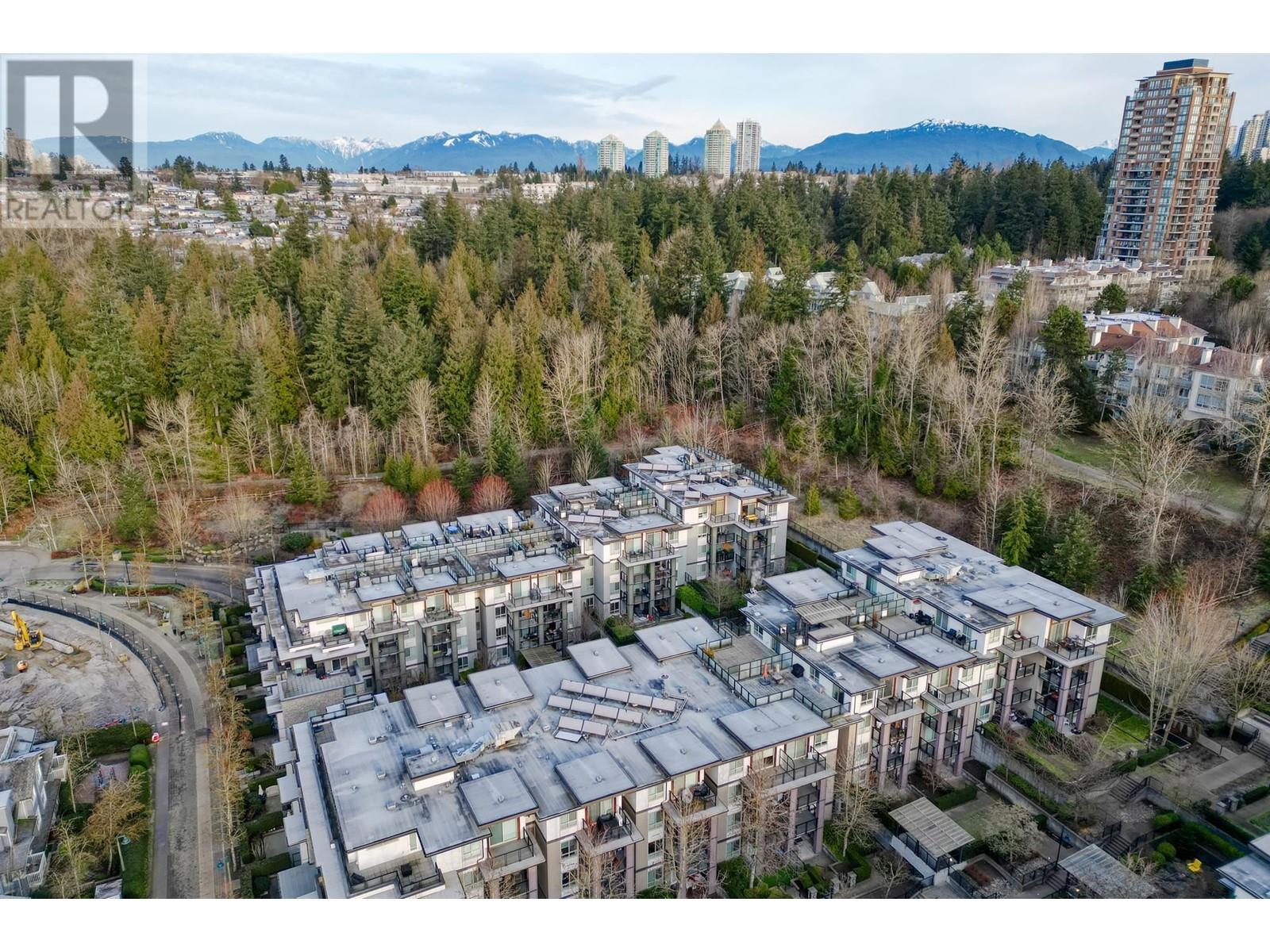 Listing Picture 37 of 39 : 407 7428 BYRNEPARK WALK, Burnaby / 本拿比 - 魯藝地產 Yvonne Lu Group - MLS Medallion Club Member