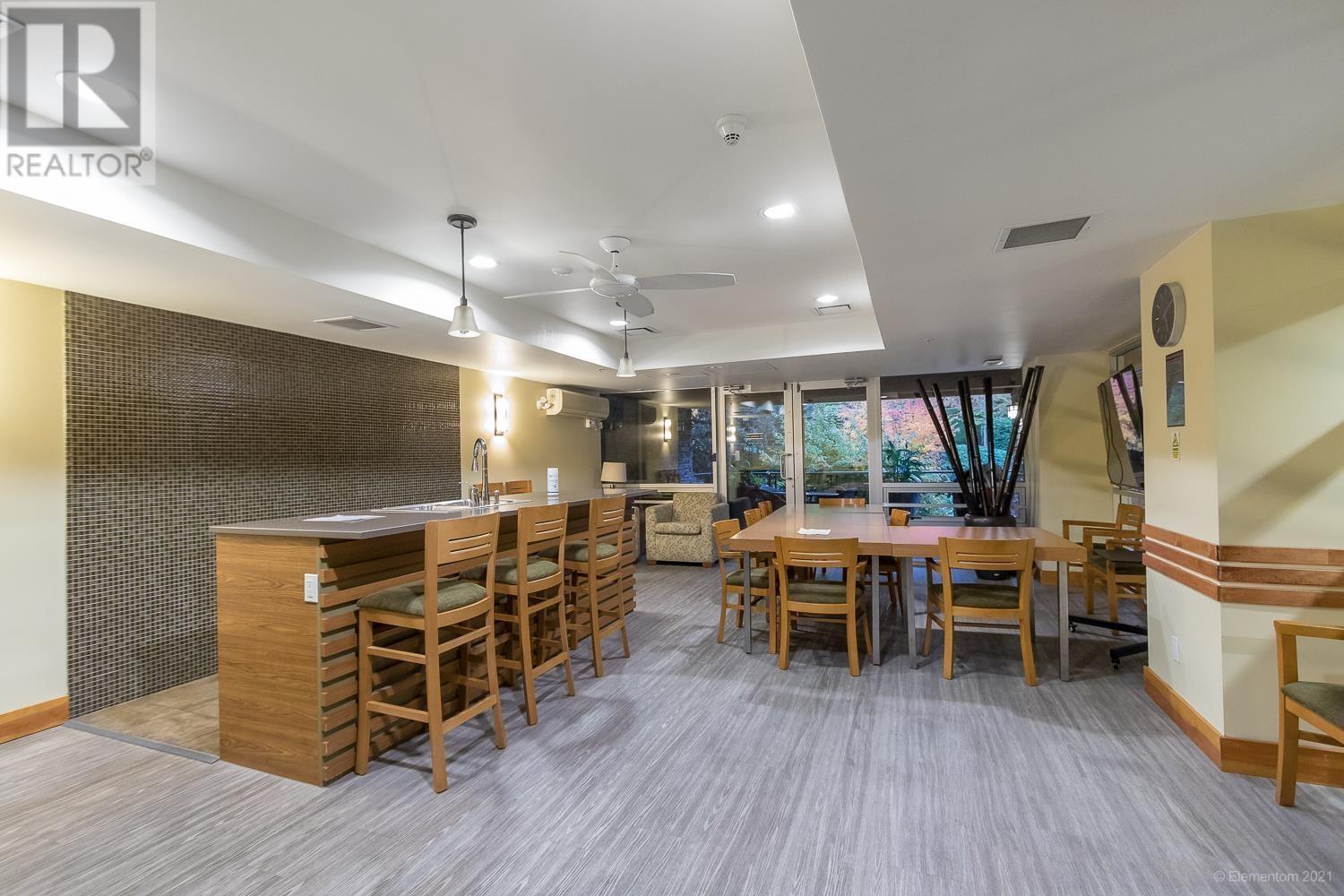Listing Picture 31 of 39 : 407 7428 BYRNEPARK WALK, Burnaby / 本拿比 - 魯藝地產 Yvonne Lu Group - MLS Medallion Club Member