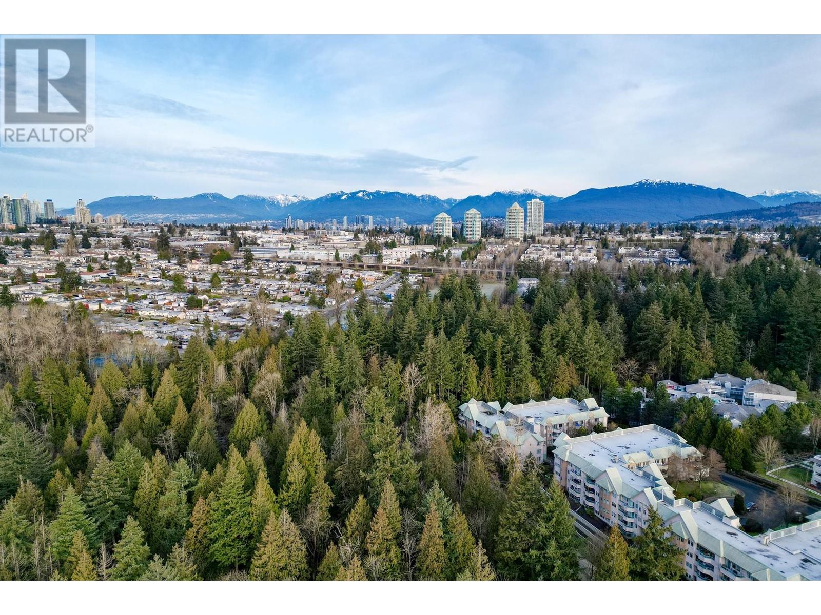 Listing Picture 36 of 39 : 407 7428 BYRNEPARK WALK, Burnaby / 本拿比 - 魯藝地產 Yvonne Lu Group - MLS Medallion Club Member