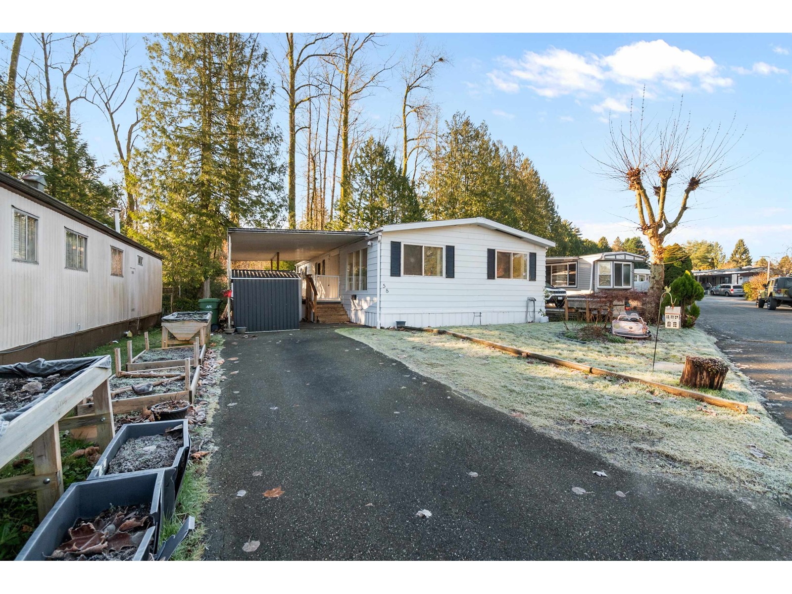 Property at 58 8220 KING GEORGE BOULEVARD image 4