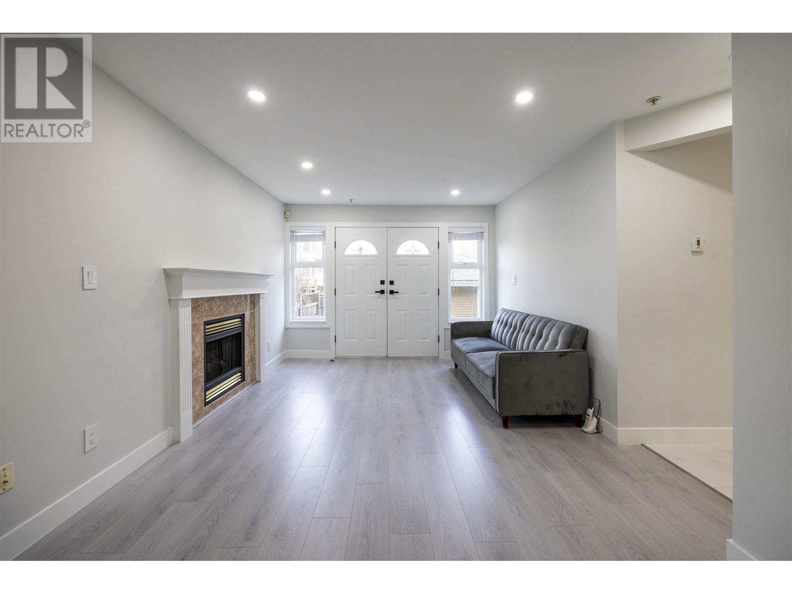 Listing Picture 6 of 33 : 1033 E 10TH AVENUE, Vancouver / 溫哥華 - 魯藝地產 Yvonne Lu Group - MLS Medallion Club Member