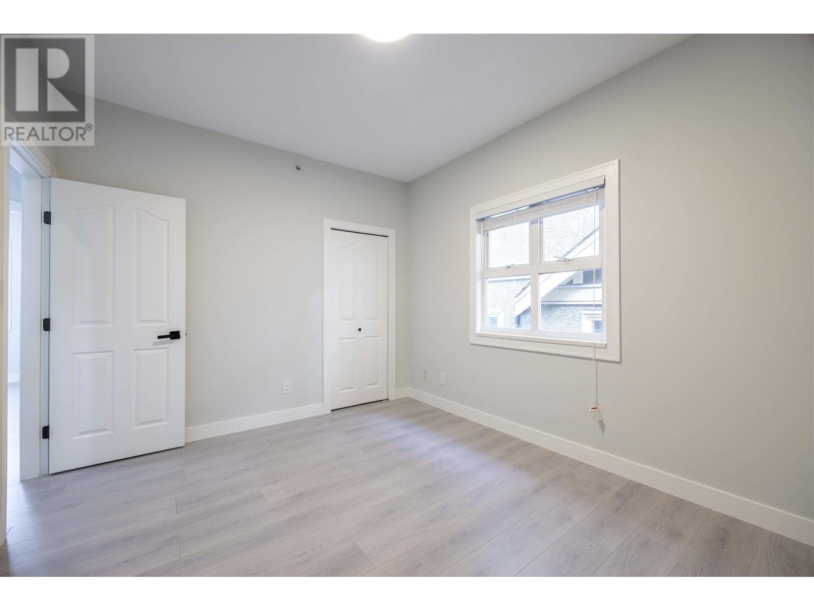 Listing Picture 17 of 33 : 1033 E 10TH AVENUE, Vancouver / 溫哥華 - 魯藝地產 Yvonne Lu Group - MLS Medallion Club Member