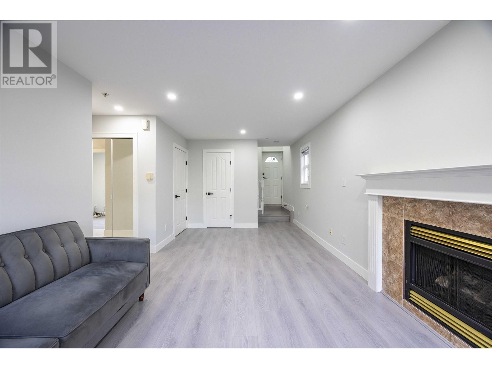 Listing Picture 4 of 33 : 1033 E 10TH AVENUE, Vancouver / 溫哥華 - 魯藝地產 Yvonne Lu Group - MLS Medallion Club Member