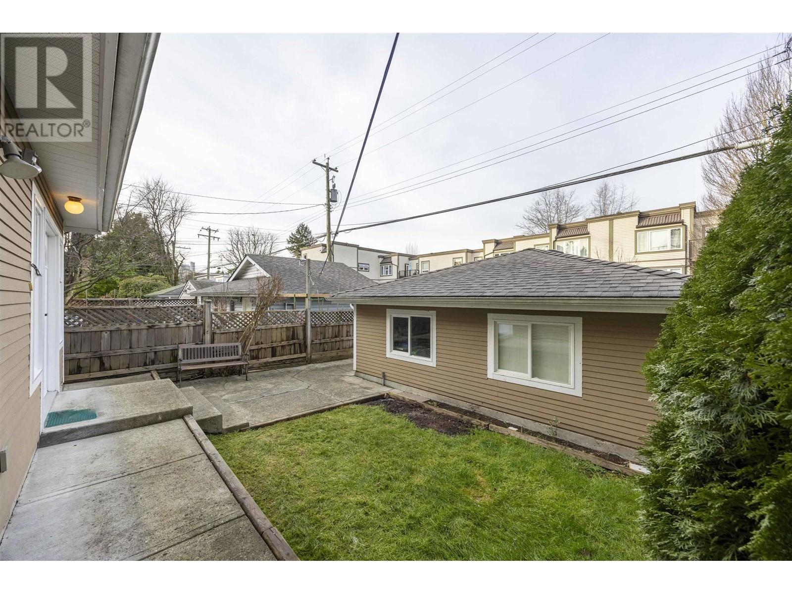 Listing Picture 24 of 33 : 1033 E 10TH AVENUE, Vancouver / 溫哥華 - 魯藝地產 Yvonne Lu Group - MLS Medallion Club Member