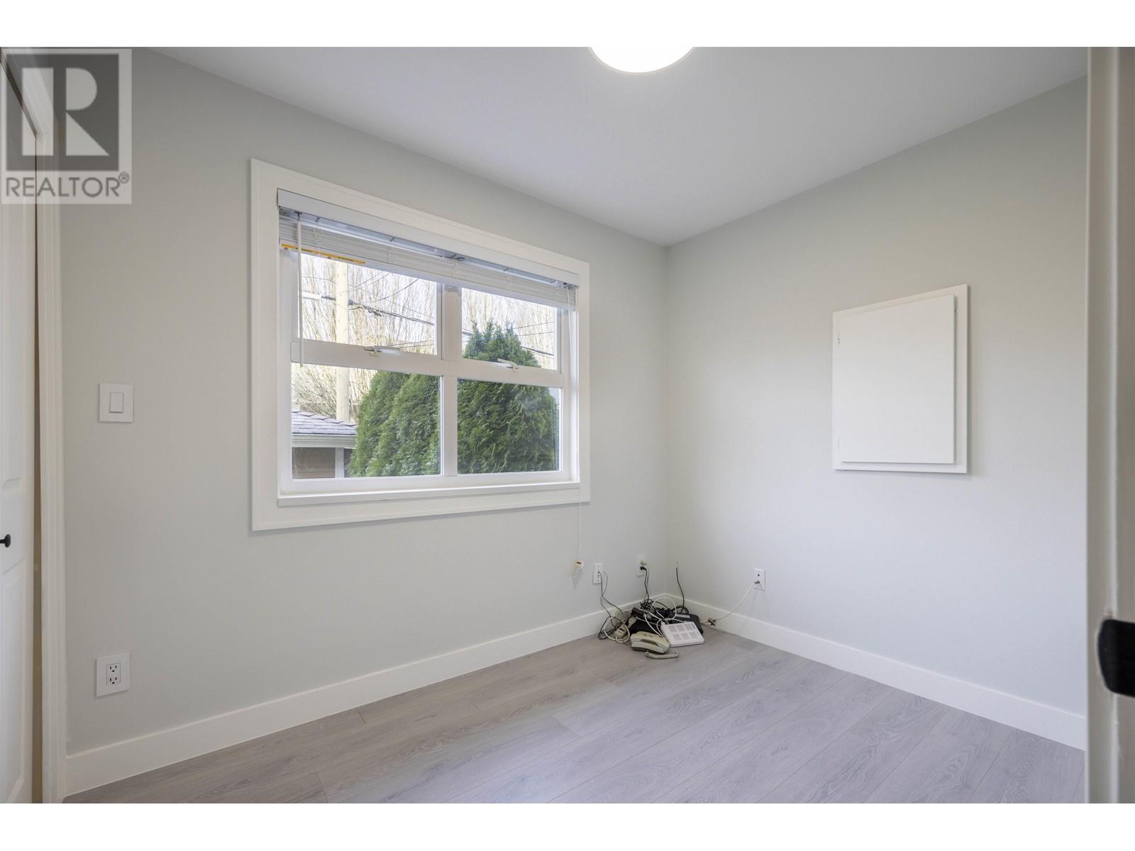 Listing Picture 19 of 33 : 1033 E 10TH AVENUE, Vancouver / 溫哥華 - 魯藝地產 Yvonne Lu Group - MLS Medallion Club Member