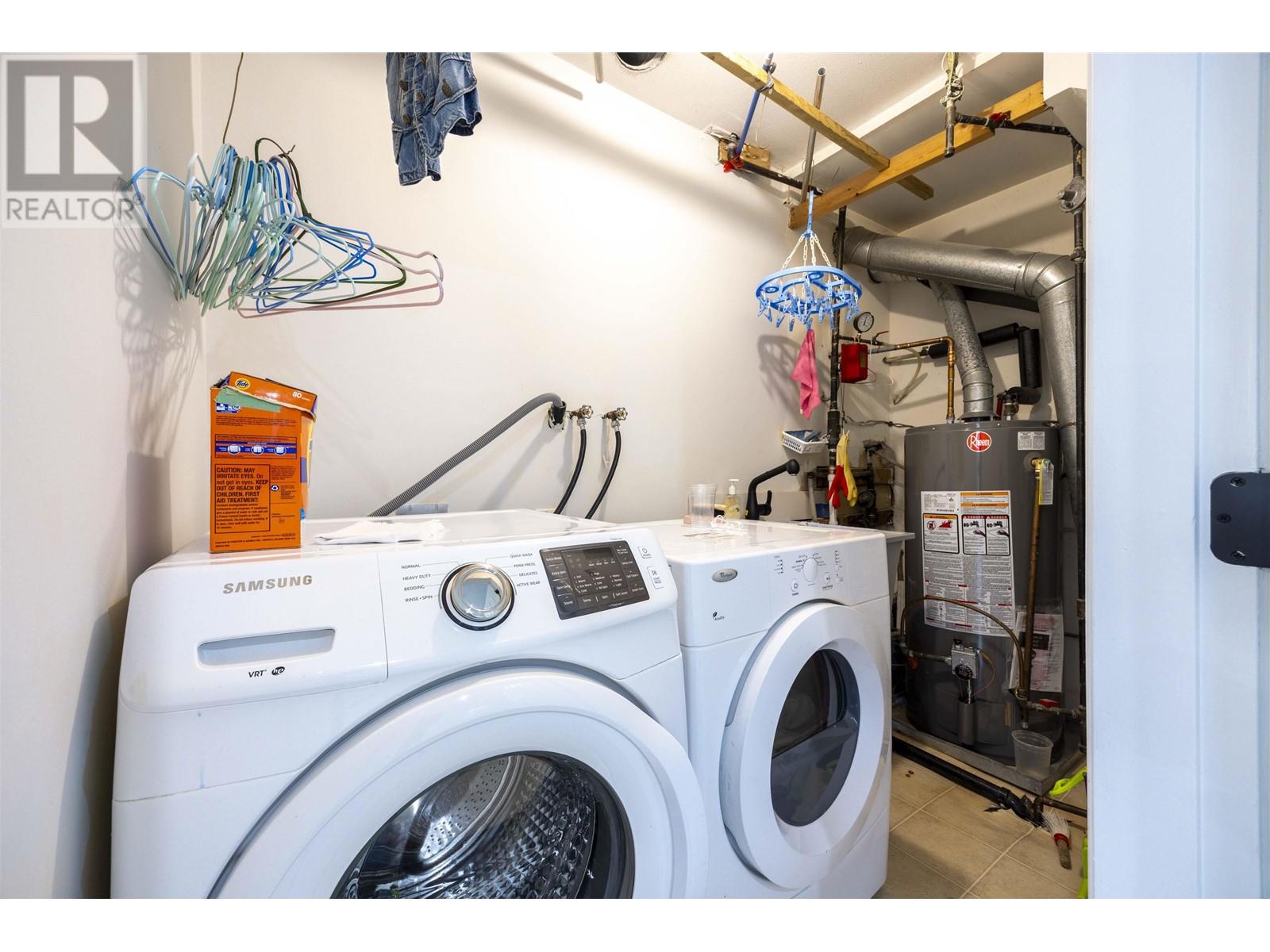 Listing Picture 26 of 33 : 1033 E 10TH AVENUE, Vancouver / 溫哥華 - 魯藝地產 Yvonne Lu Group - MLS Medallion Club Member