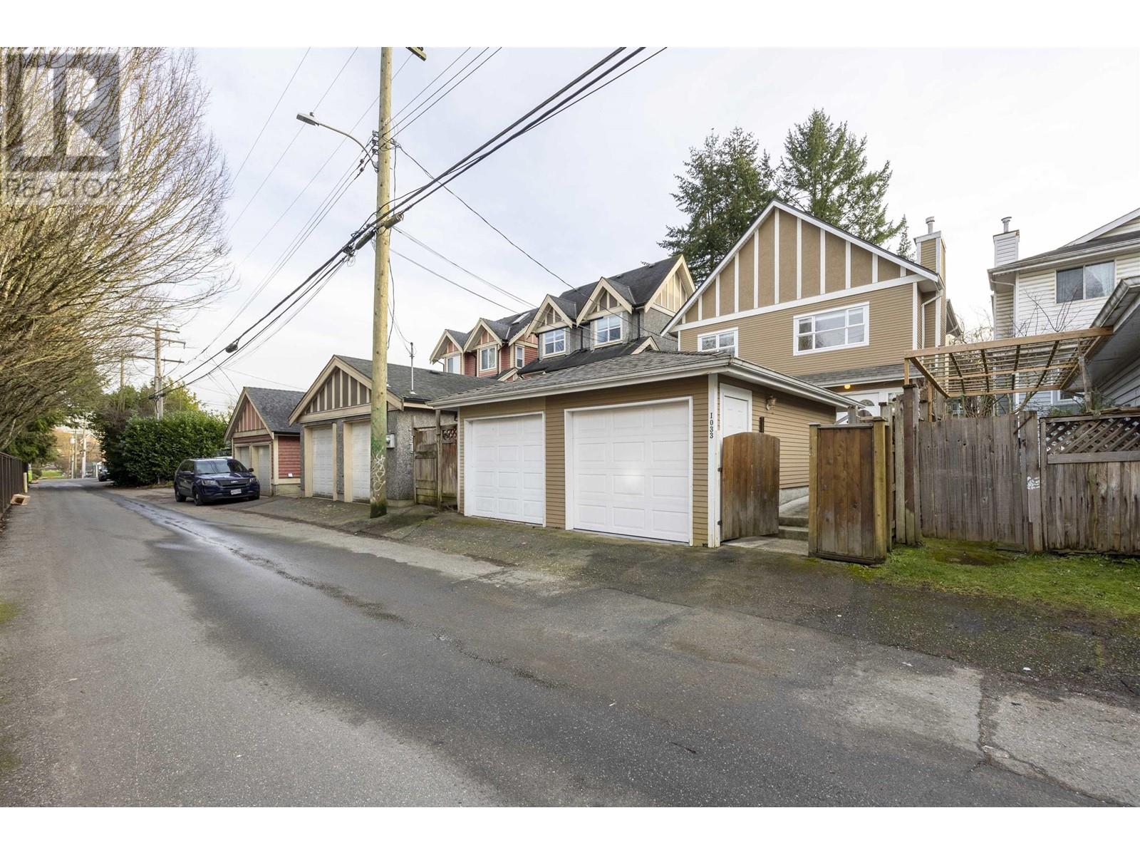 Listing Picture 28 of 33 : 1033 E 10TH AVENUE, Vancouver / 溫哥華 - 魯藝地產 Yvonne Lu Group - MLS Medallion Club Member