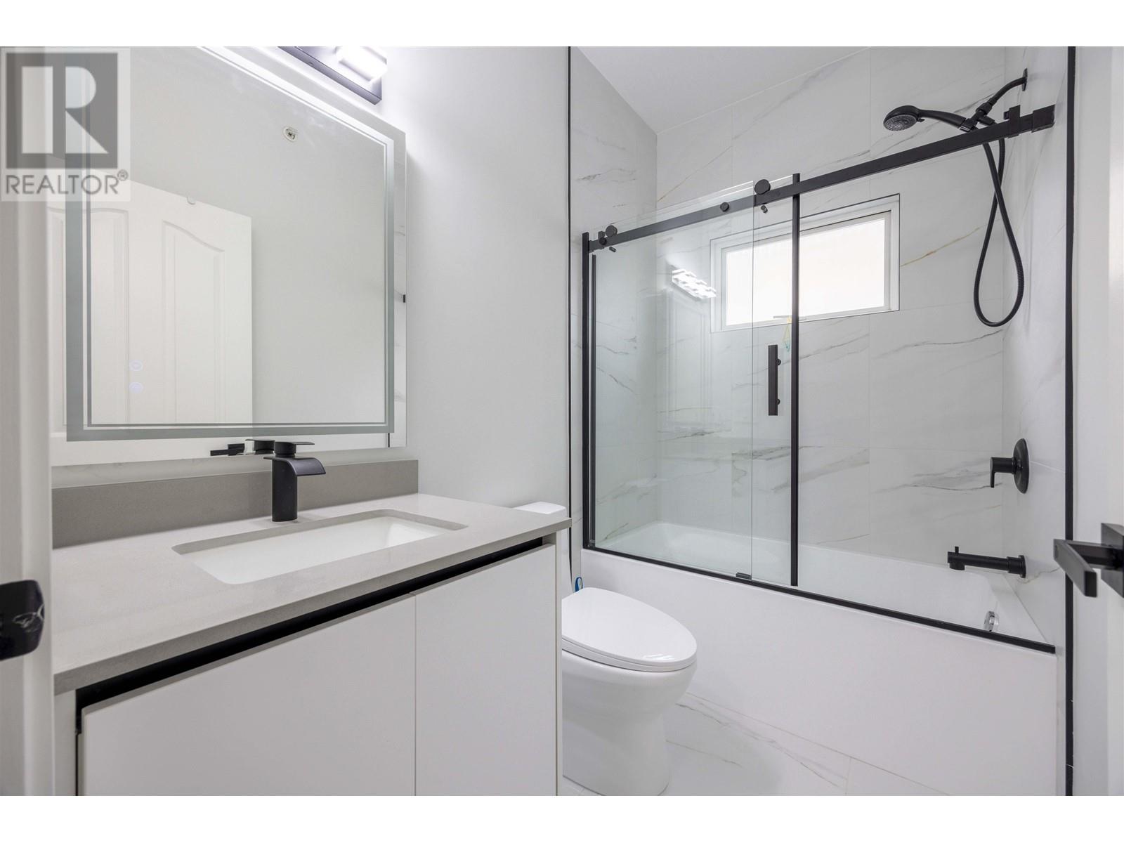 Listing Picture 23 of 33 : 1033 E 10TH AVENUE, Vancouver / 溫哥華 - 魯藝地產 Yvonne Lu Group - MLS Medallion Club Member