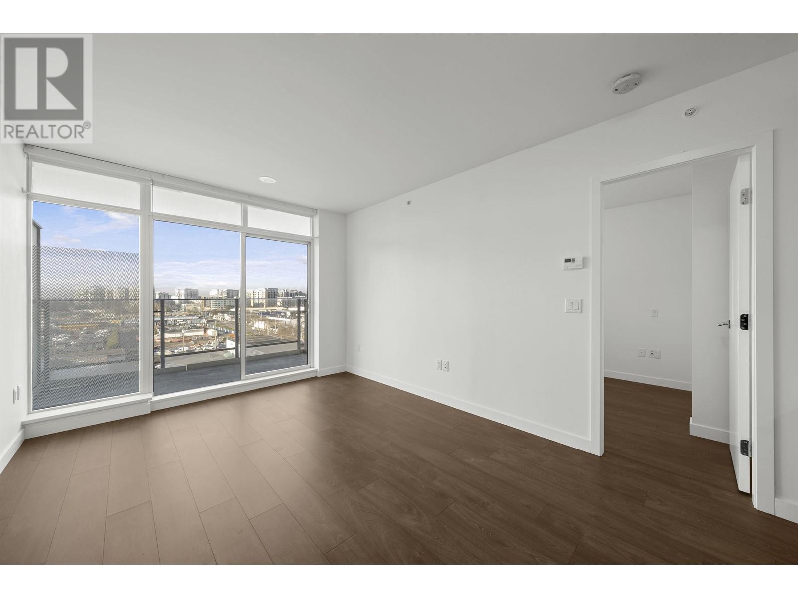 Listing Picture 6 of 30 : 909 5580 NO. 3 ROAD, Richmond / 烈治文 - 魯藝地產 Yvonne Lu Group - MLS Medallion Club Member
