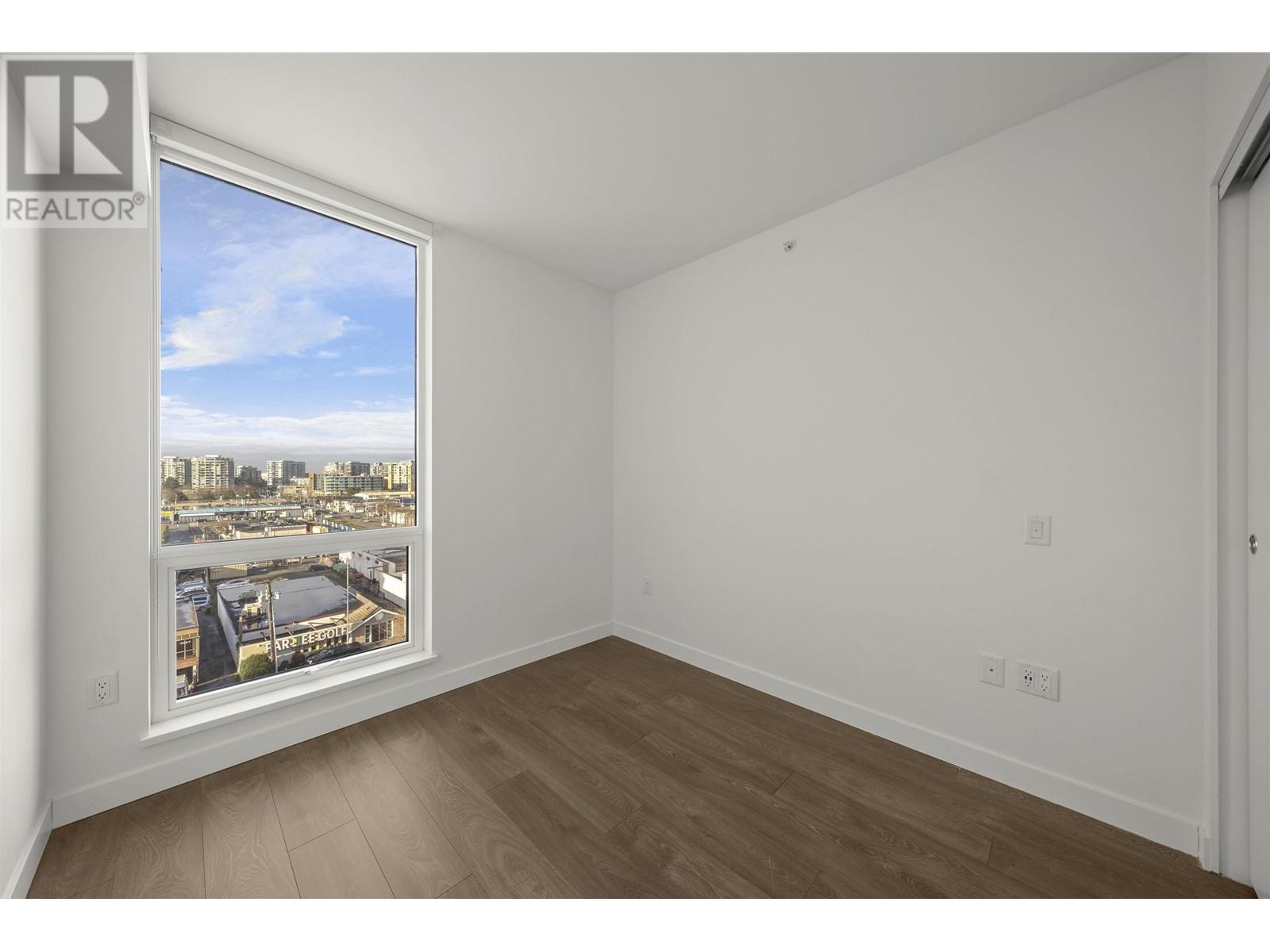 Listing Picture 18 of 30 : 909 5580 NO. 3 ROAD, Richmond / 烈治文 - 魯藝地產 Yvonne Lu Group - MLS Medallion Club Member