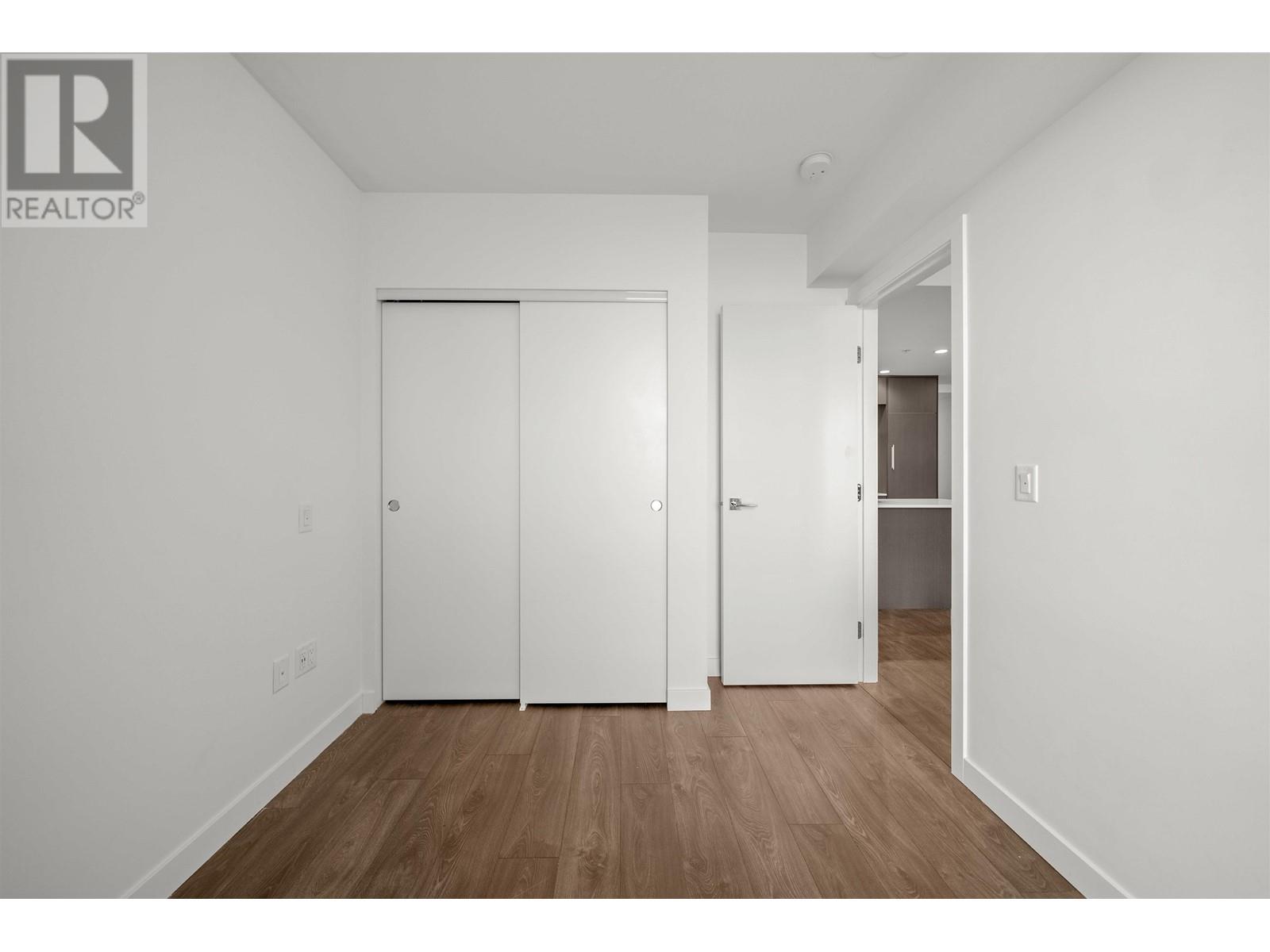 Listing Picture 20 of 30 : 909 5580 NO. 3 ROAD, Richmond / 烈治文 - 魯藝地產 Yvonne Lu Group - MLS Medallion Club Member