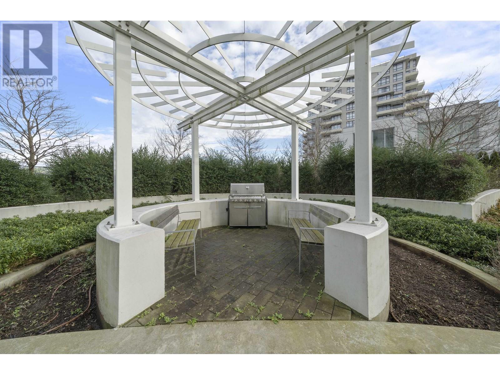 Listing Picture 26 of 30 : 909 5580 NO. 3 ROAD, Richmond / 烈治文 - 魯藝地產 Yvonne Lu Group - MLS Medallion Club Member