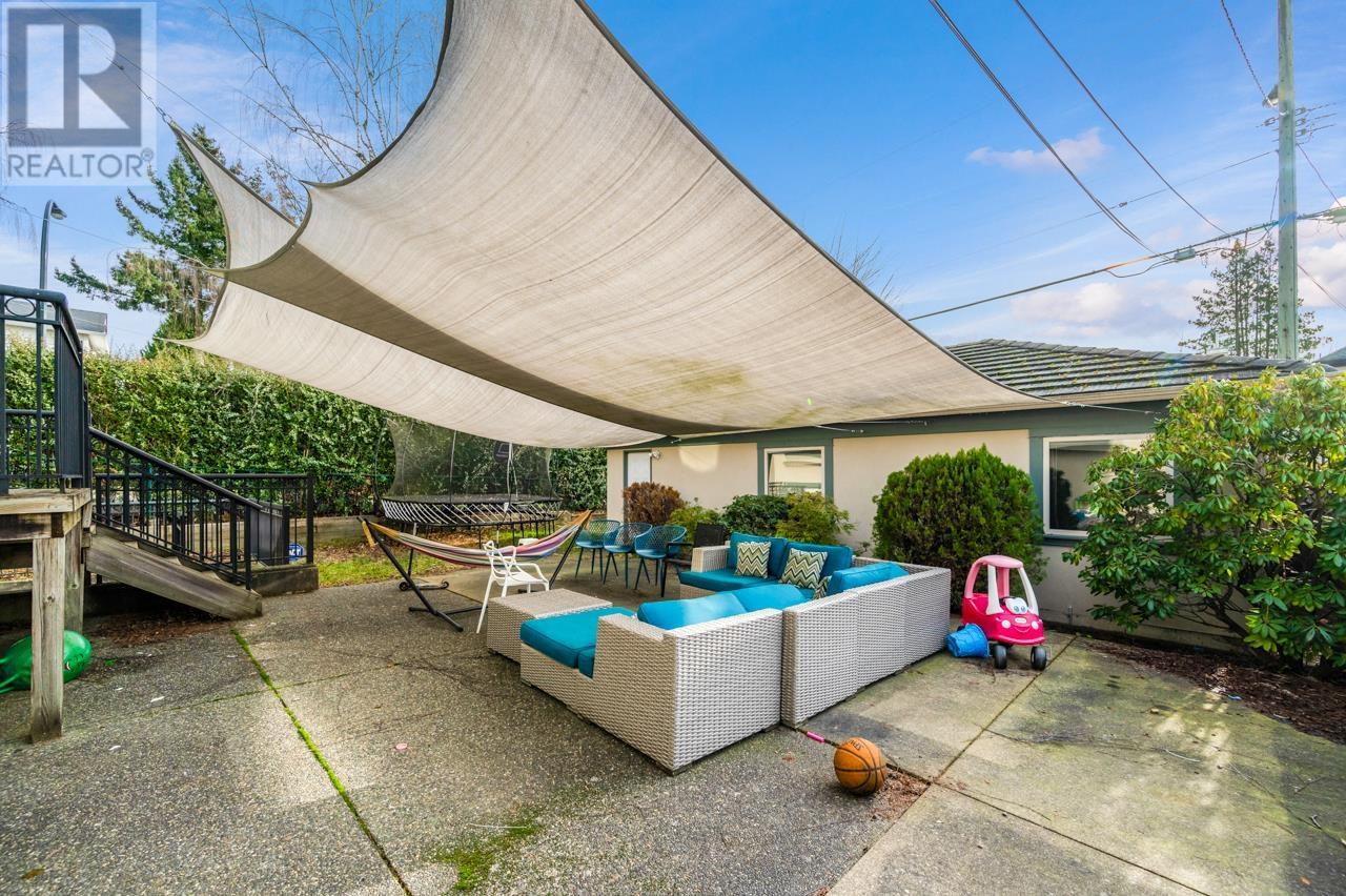 2402 W 19th Avenue, Vancouver, British Columbia  V6L 1C7 - Photo 23 - R2956613