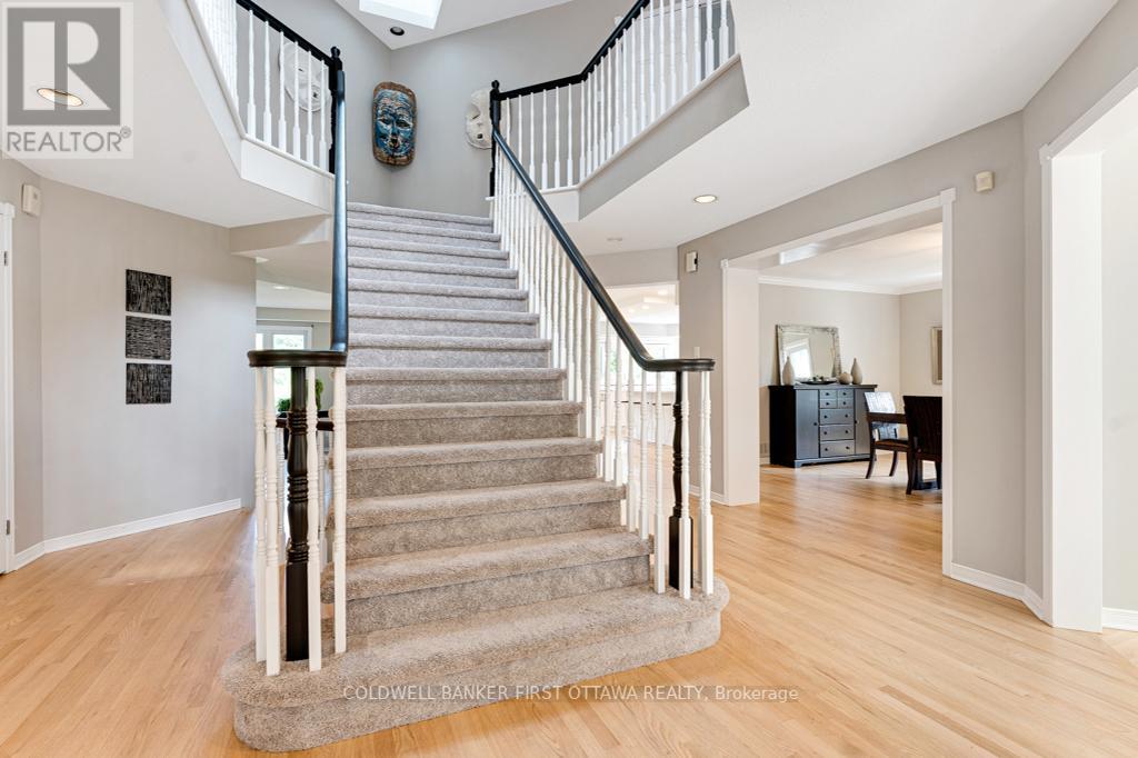 5525 Pettapiece Crescent, Ottawa, Ontario  K4M 1C6 - Photo 17 - X11936940