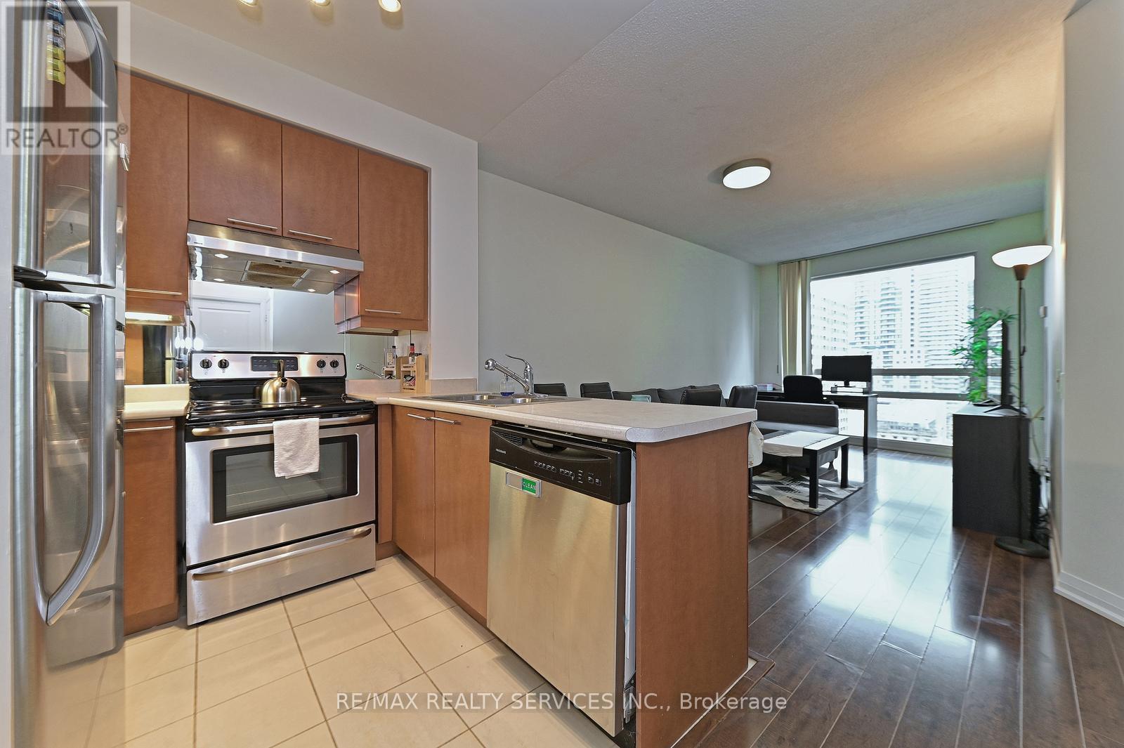 1407 - 1121 Bay Street E, Toronto, Ontario  M5S 3L9 - Photo 13 - C11913218